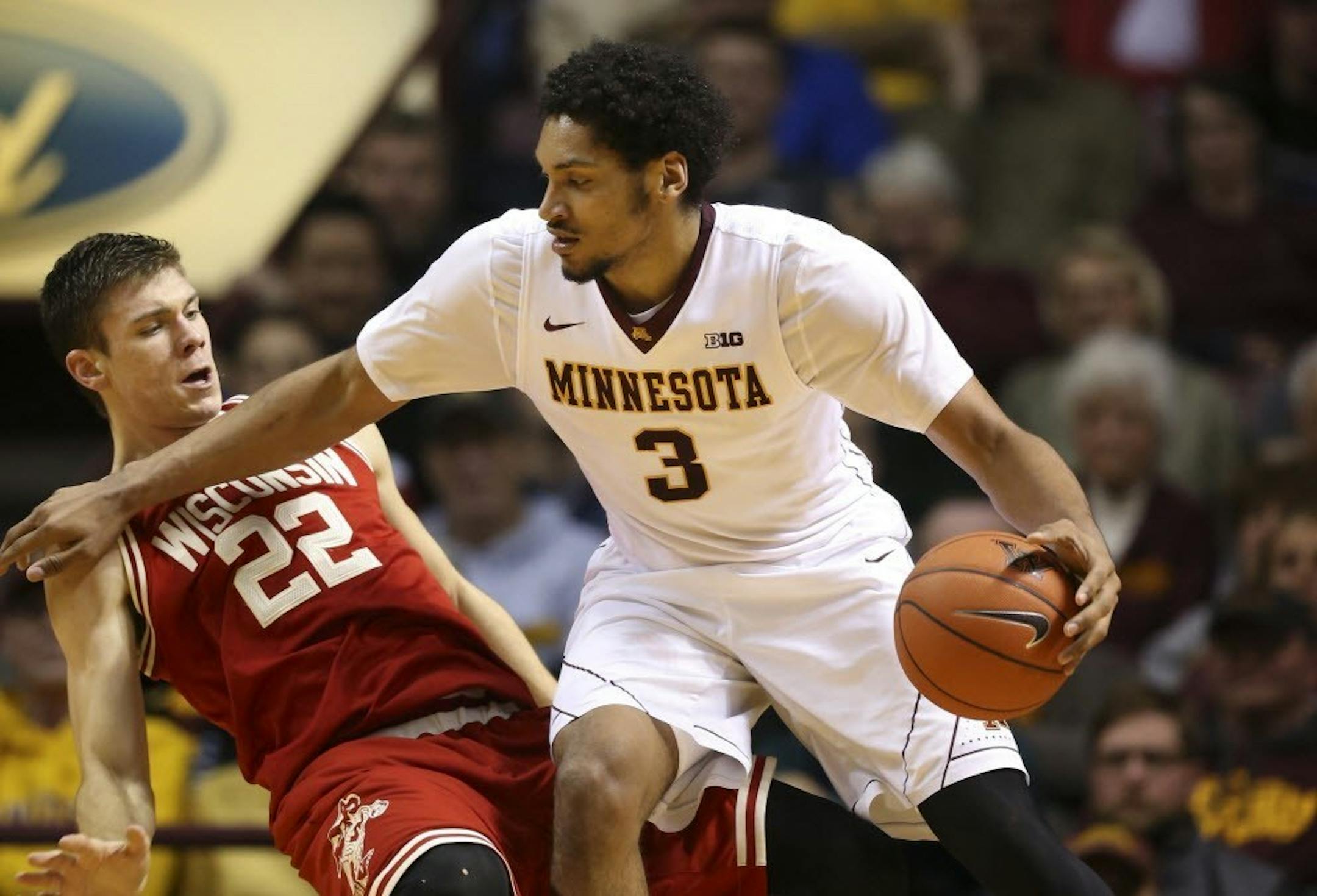 Gophers forward Jordan Murphy