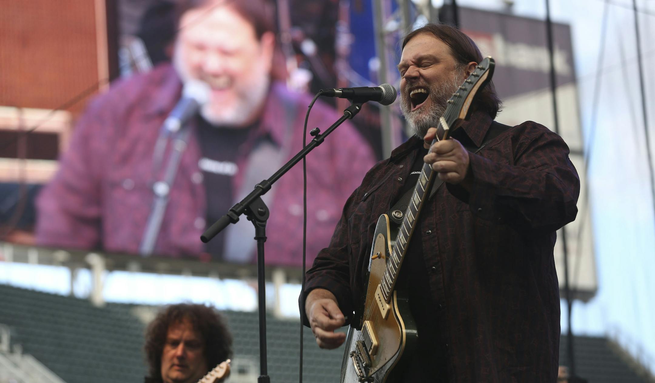 Matthew Sweet performed during the Skyline Music Festival to a sold-out crowd at Target Field in Minneapolis Min., Friday, July 26, 2013. ] (KYNDELL HARKNESS/STAR TRIBUNE) kyndell.harkness@startribune.com ORG XMIT: MIN1307261911282992