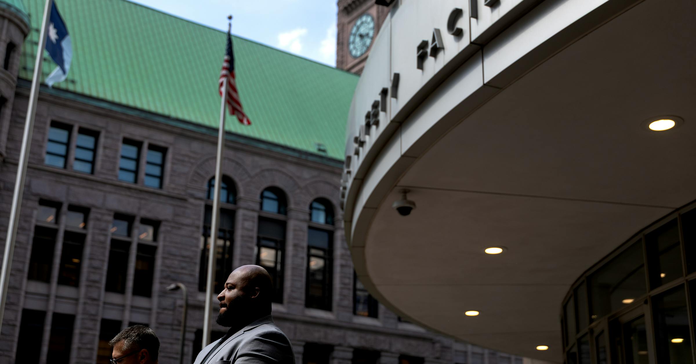 An ICE agent is charged with crimes not tied to his duties ...