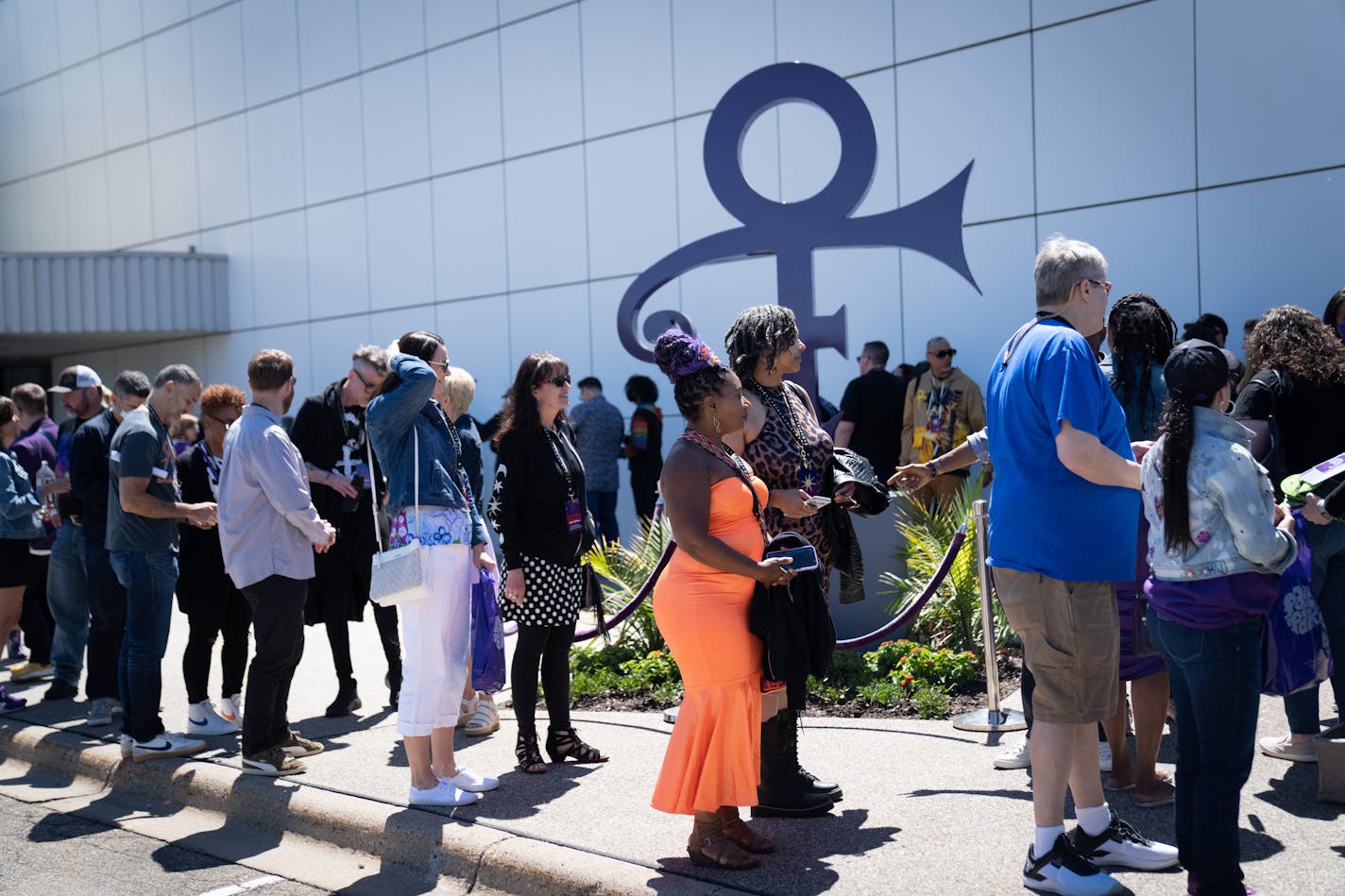 Crowds lined up for their tour of Paisley Palace after partaking in some outdoor activities for annual Prince Celebration at Paisley Park on Friday, June 3, 2022 in Chanhassen, Minn. ] RENEE JONES SCHNEIDER • renee.jones@startribune.com