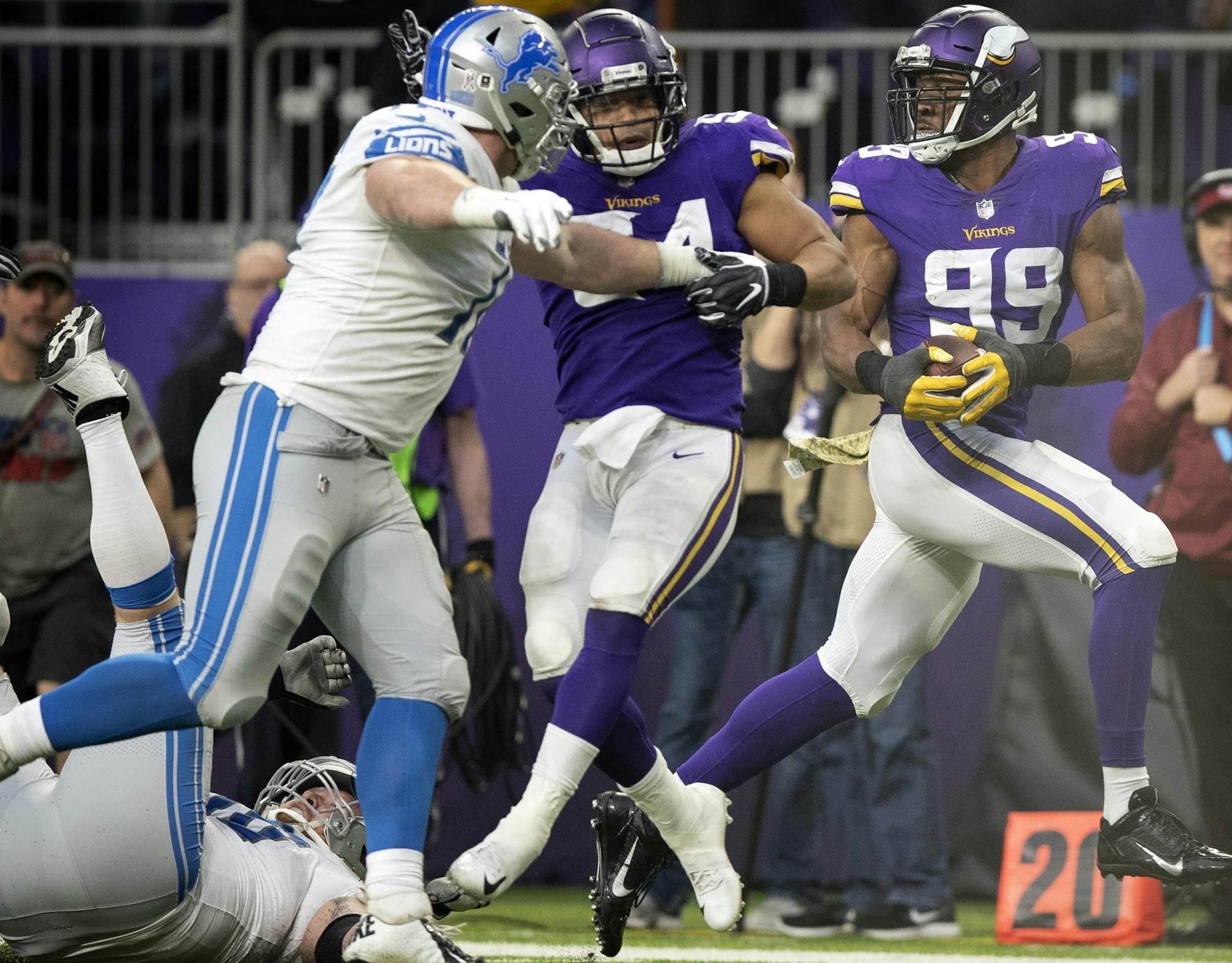 Minnesota Vikings Danielle Hunter recovered a fumble against the Lions and scored on a 32-yard run in the forth quarter at U.S.Bank Stadium Sunday 4, 2018 in Minneapolis, MN.