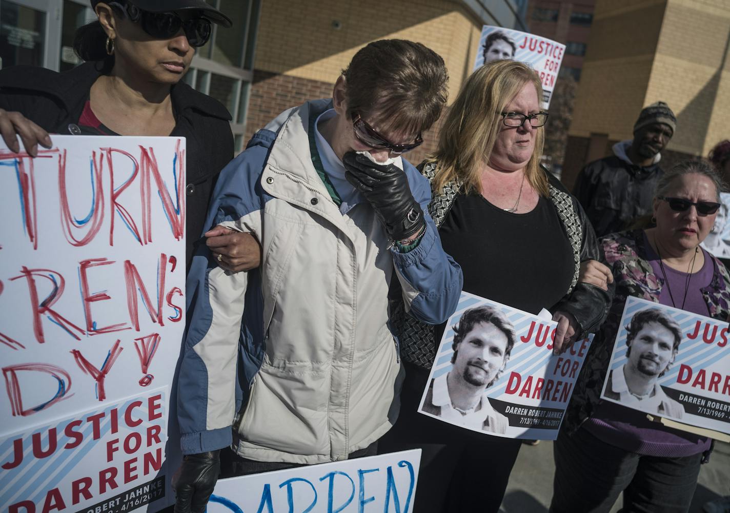 At a news conference in late February, Ann Jahnke(blue/gray) demanded answers for the death of her son Darren and for his body to be released.]A woman whose son was killed by Ramsey County sheriff's deputies last year holds a news conference to question the investigation and ask that authorities release his body so he can be buried. Darren Jahnke was killed last Easter Sunday.Richard Tsong-Taatarii&#xef;rtsong-taatarii@startribune.com ORG XMIT: MIN1802271525081887