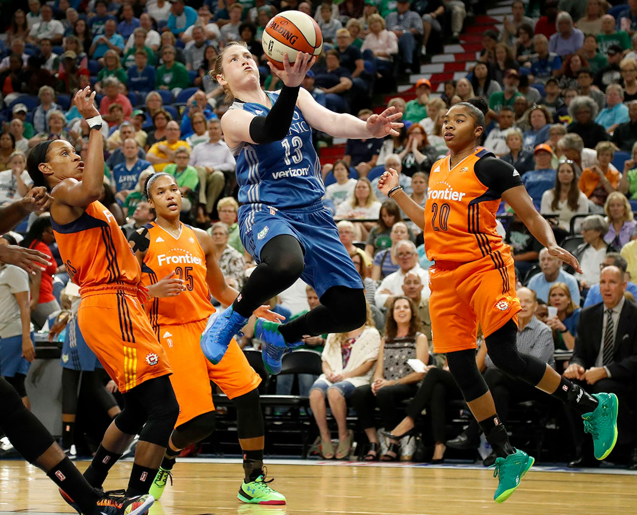 Lindsay Whalen (13) attempted a shot in the third quarter.