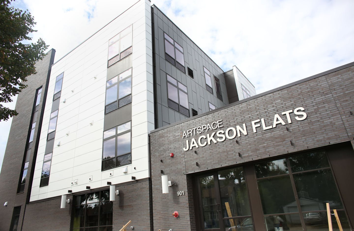 A new apartment building for artists Jackson Flats in Minneapolis Thursday September 19, 2013. ] (KYNDELL HARKNESS/STAR TRIBUNE) kyndell.harkness@startribune.com