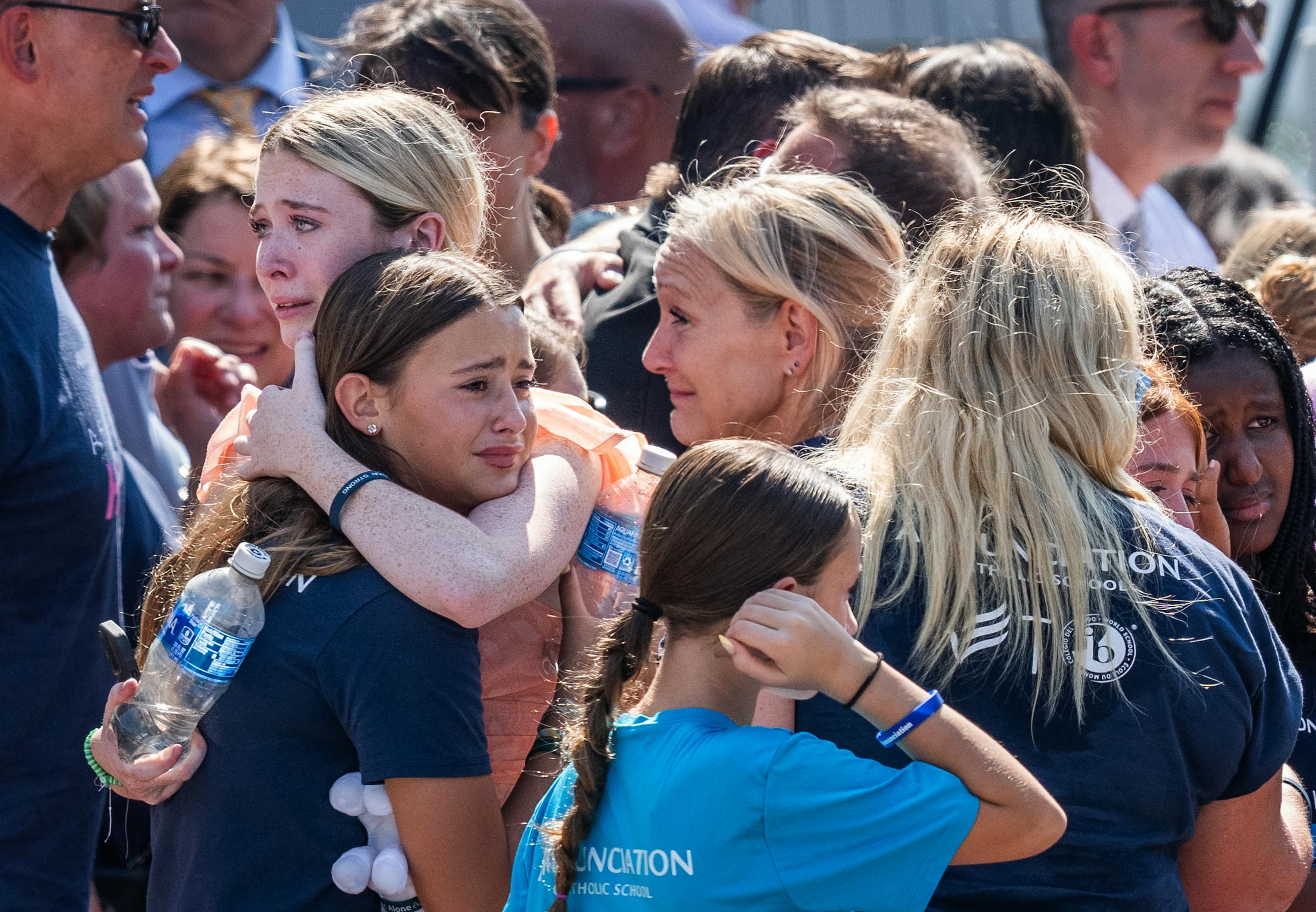 Hundreds attend memorial for girl killed in Annunciation Catholic Church shooting in Minneapolis