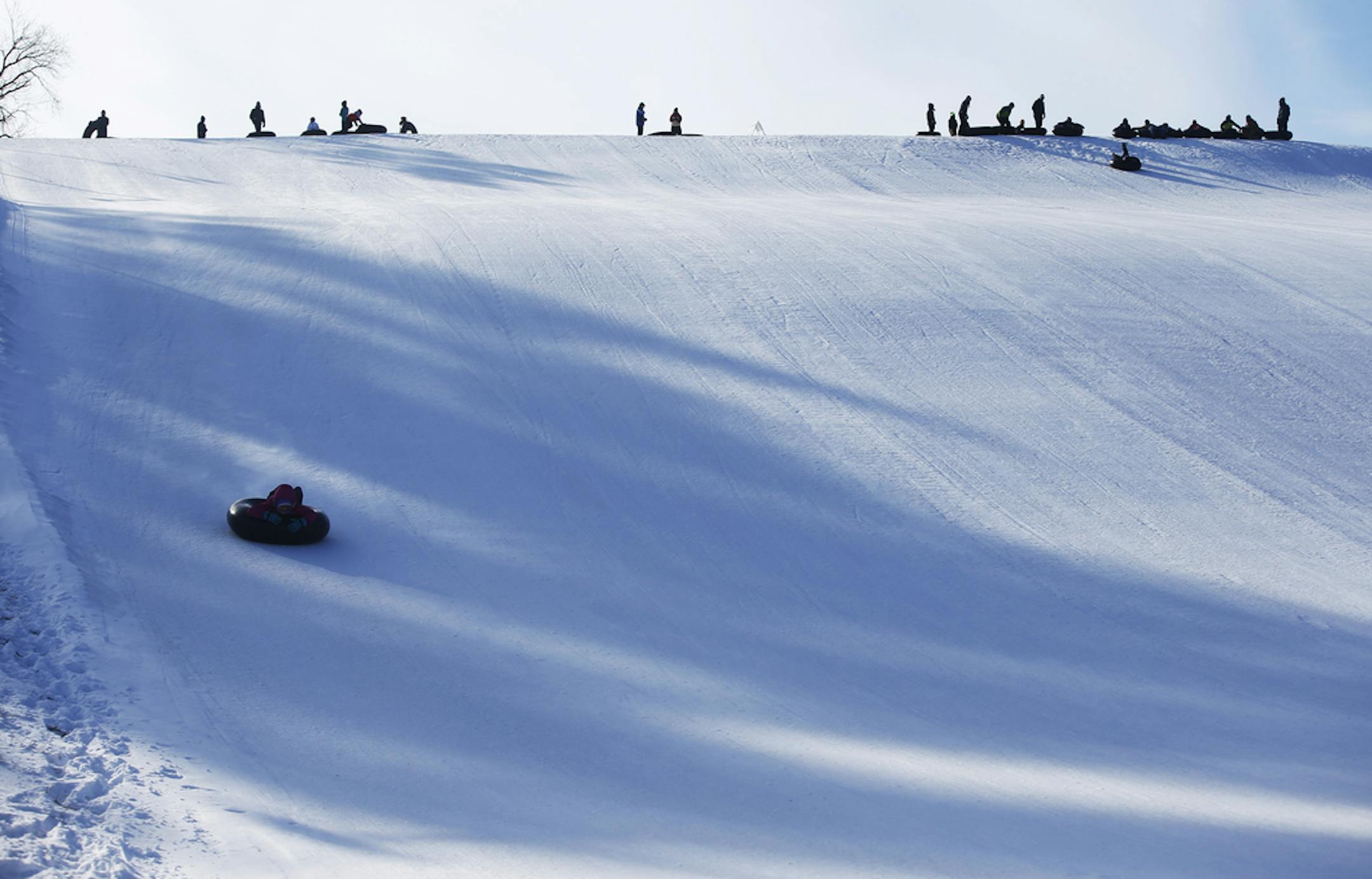 Green Acres in Lake Elmo is a popular tubing destination in spite of the cold temperatures.]] Richard Tsong-Taatarii/rtsong-taatarii@startribune.com