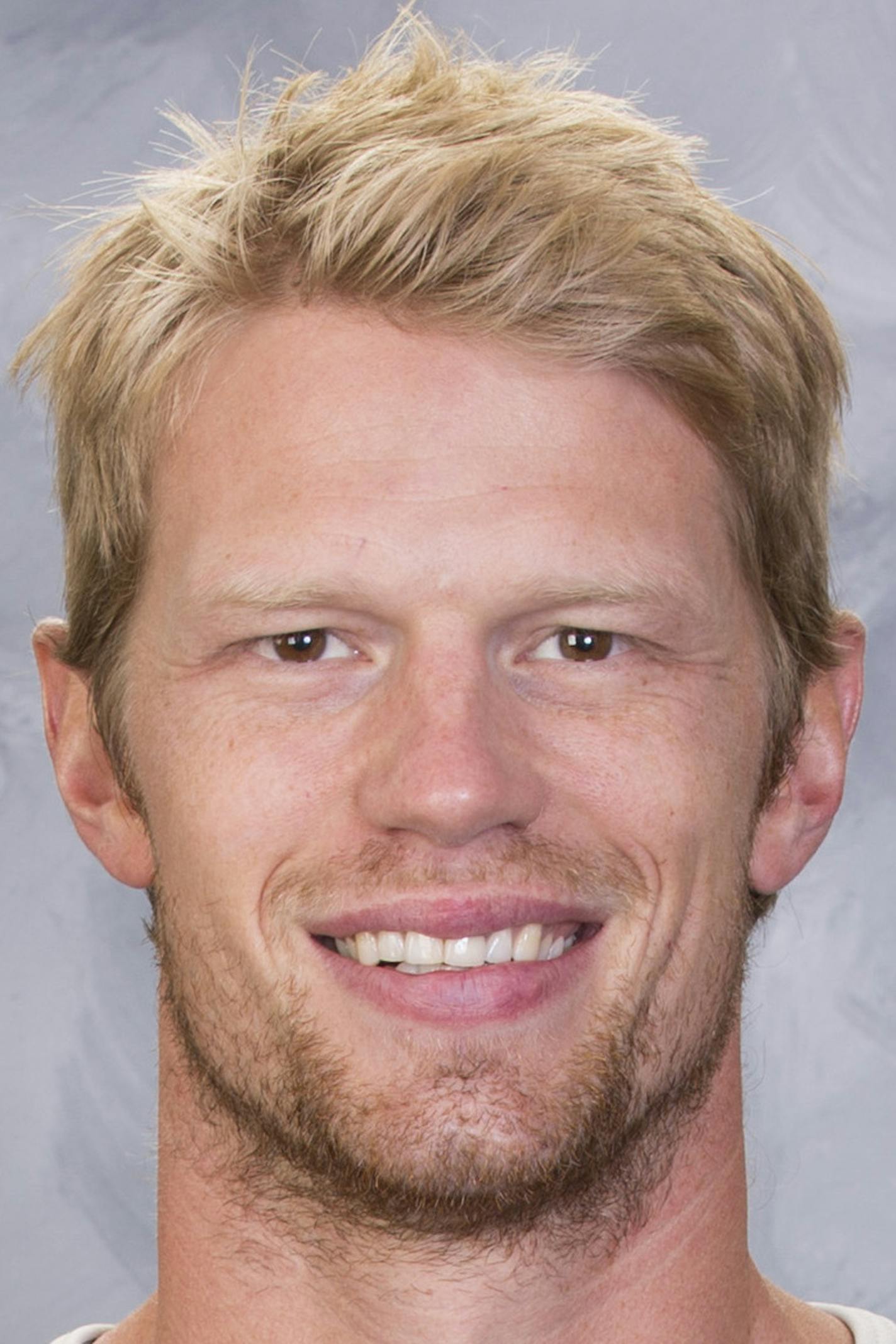 ST. PAUL, MN - SEPTEMBER 14: Eric Staal of the Minnesota Wild poses for his official headshot for the 2017-2018 season on September 14, 2017 at the Xcel Energy Center in St. Paul, Minnesota. (Andy Clayton-King/NHLI via Getty Images) *** Local Caption *** Eric Staal ORG XMIT: 775023707