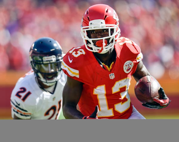 Kansas City Chiefs wide receiver De'Anthony Thomas (13) beats Chicago Bears strong safety Ryan Mundy (21) to the endzone for a touchdown during the se