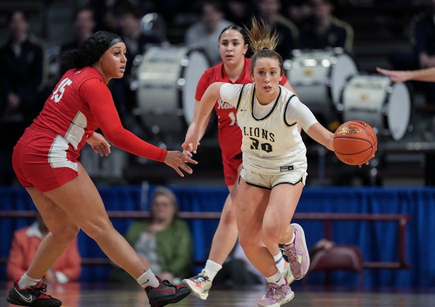 Providence Academy guard Maddyn Greenway (30) dribbles the ball in the first half.