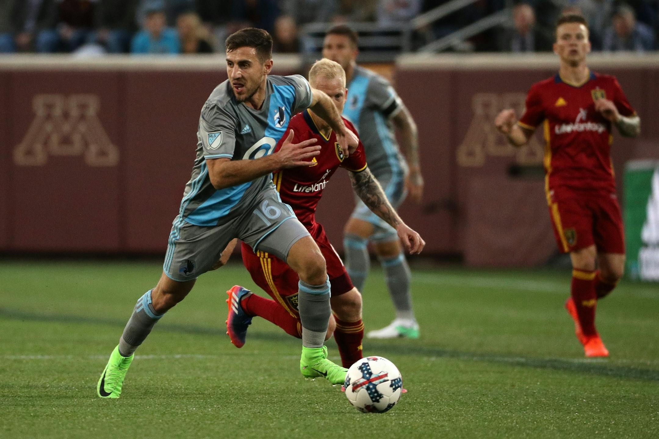 Minnesota United forward Bashkim Kadrii (16) brought the ball down the field in the first half.