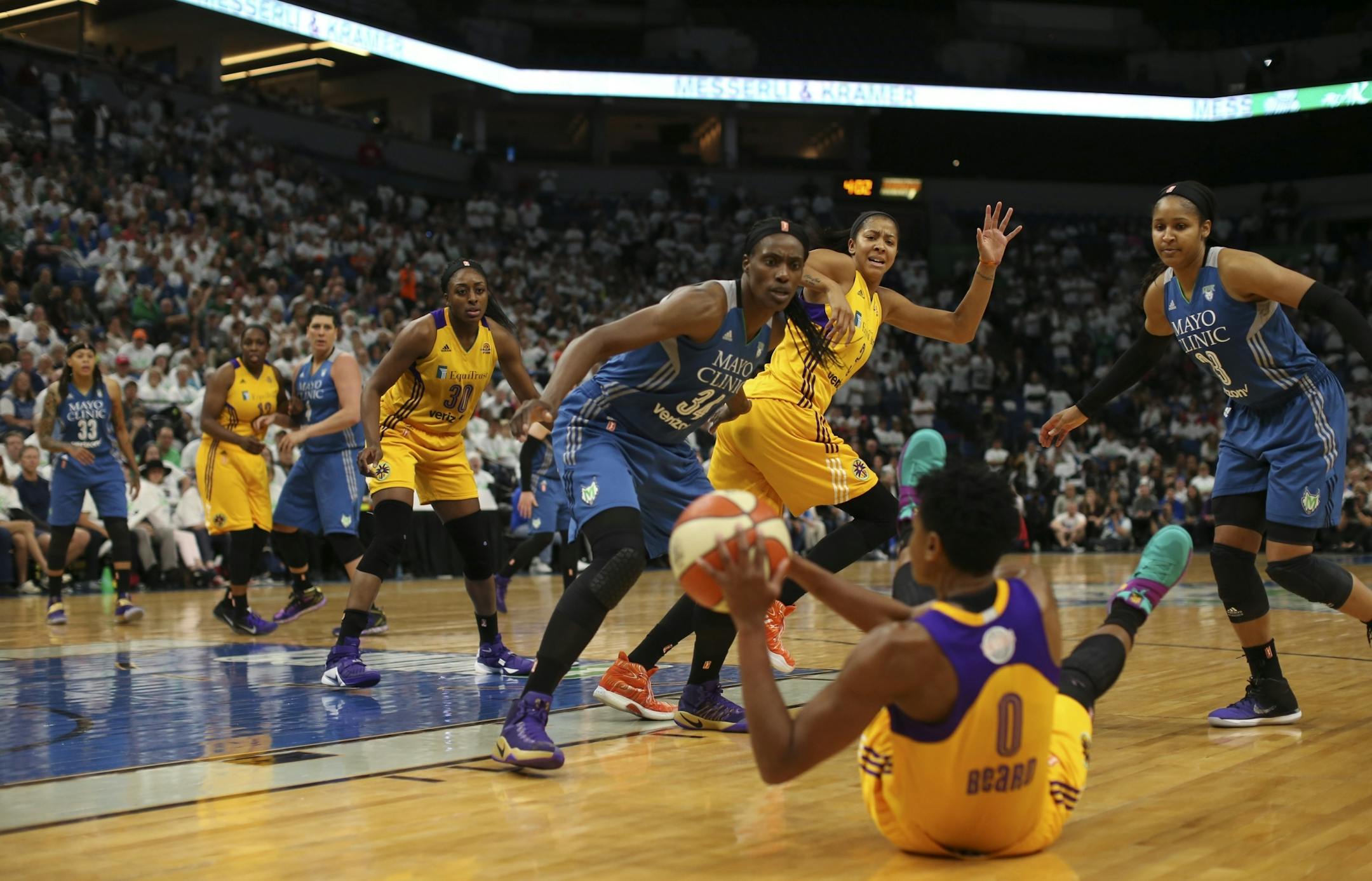 Los Angeles Sparks guard Alana Beard (0) looked for a teammate to pass to after falling in the second half.