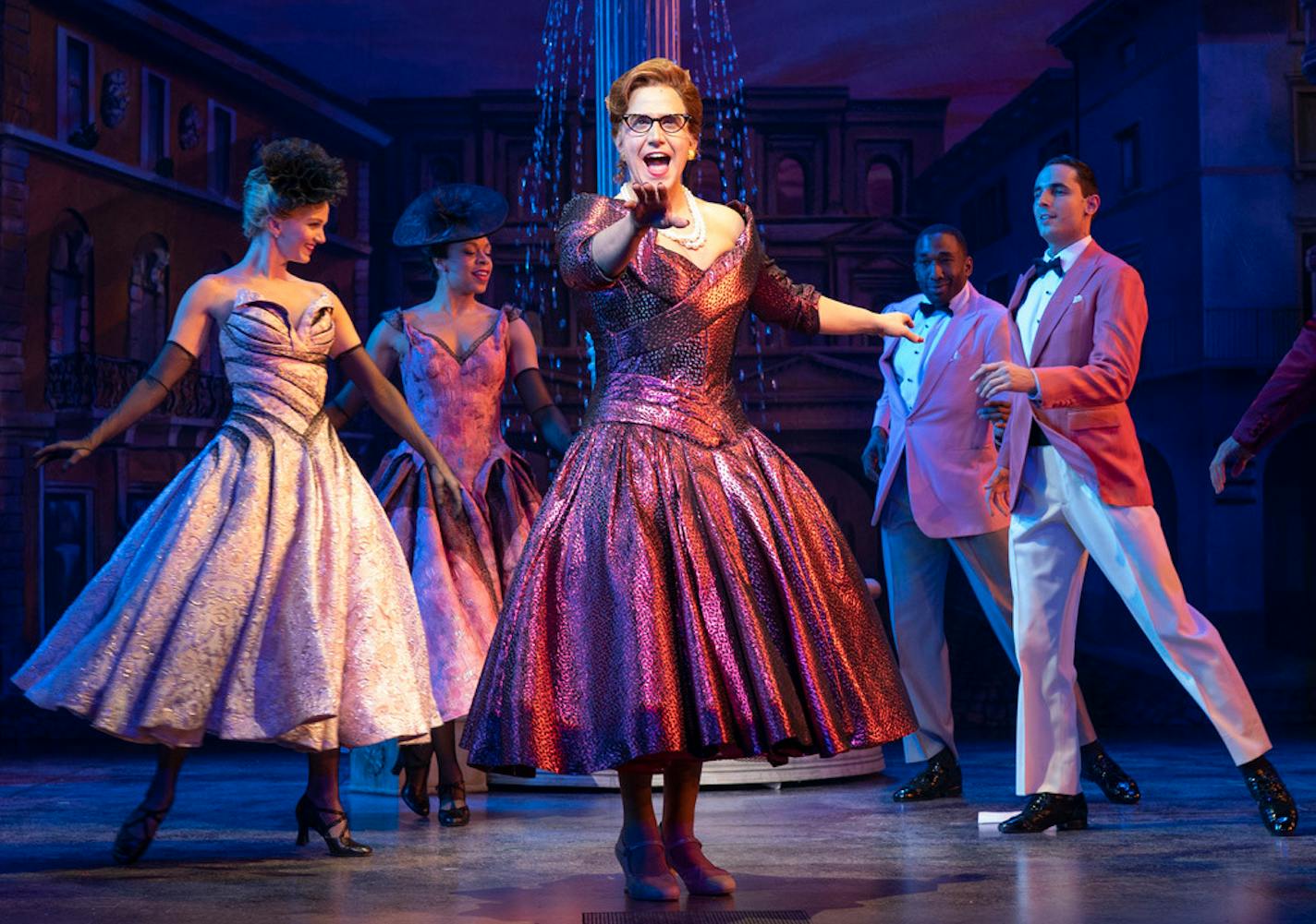 Santino Fontana, center, as Dorothy Michaels in the musical "Tootsie" at the Marquis Theater in New York, March 28, 2019. The Broadway adaptation of the 1982 movie is the rare reimagining that actually keeps you laughing, Jesse Green writes. (Sara Krulwich/The New York Times)