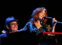 Bonnie Raitt introduced Twin Cities keyboardist Ricky Peterson before an emotional tribute song to her late brother, Steve Raitt, at the State Fair in