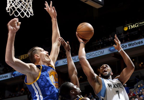 Minnesota Timberwolves Derrick Williams (7) attempted a shot in the first quarter against Golden State.