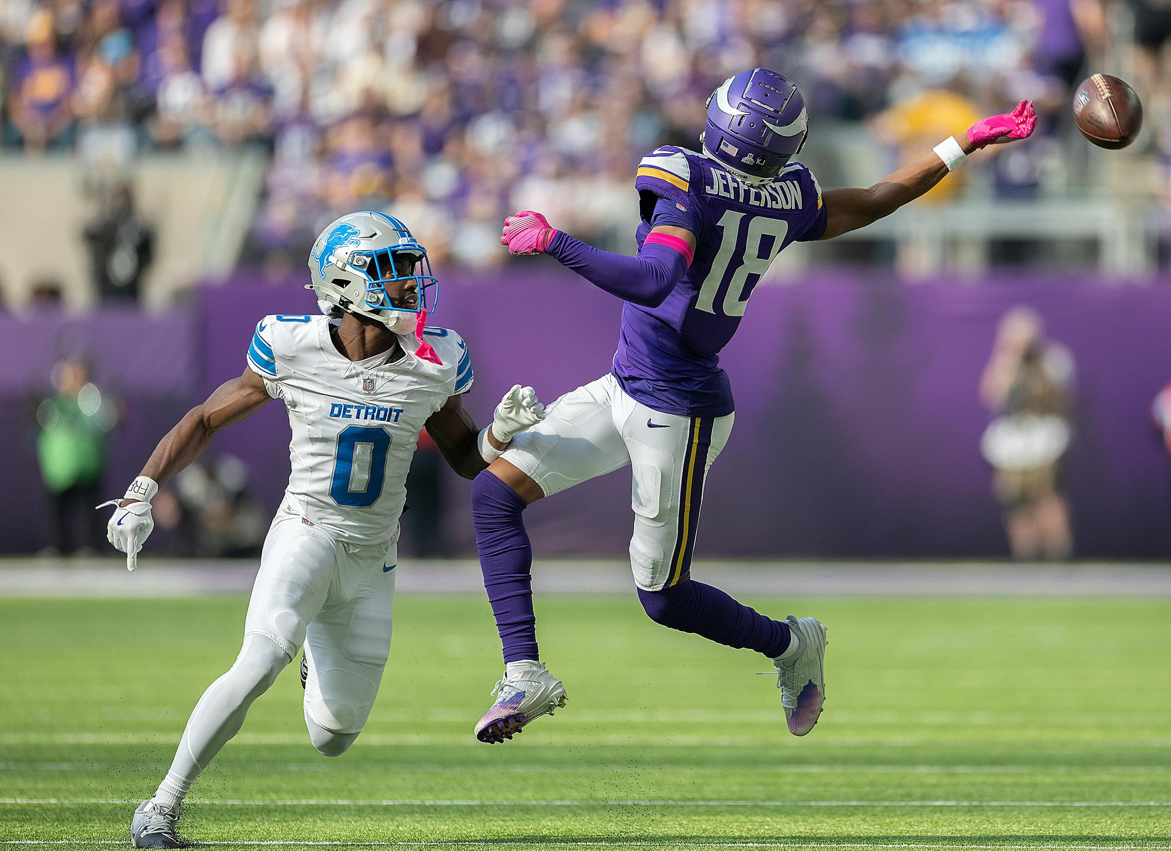 Self-inflicted problems slow the Vikings’ offense and upset wide receiver Justin Jefferson