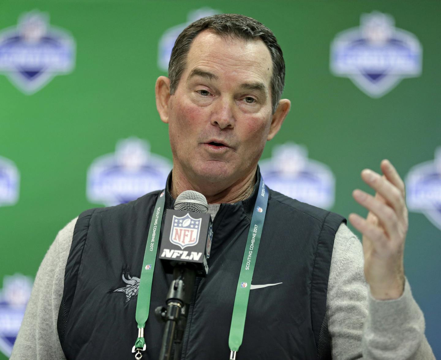 Minnesota Vikings head coach Mike Zimmer