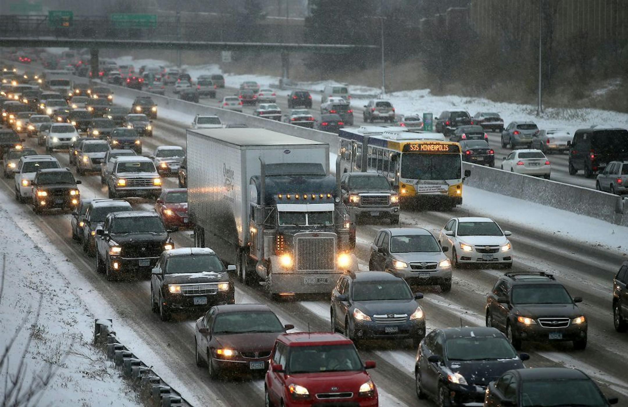 Traffic headed north on Interstate 35W toward downtown Minneapolis, MN, Tuesday, November 11, 2014.