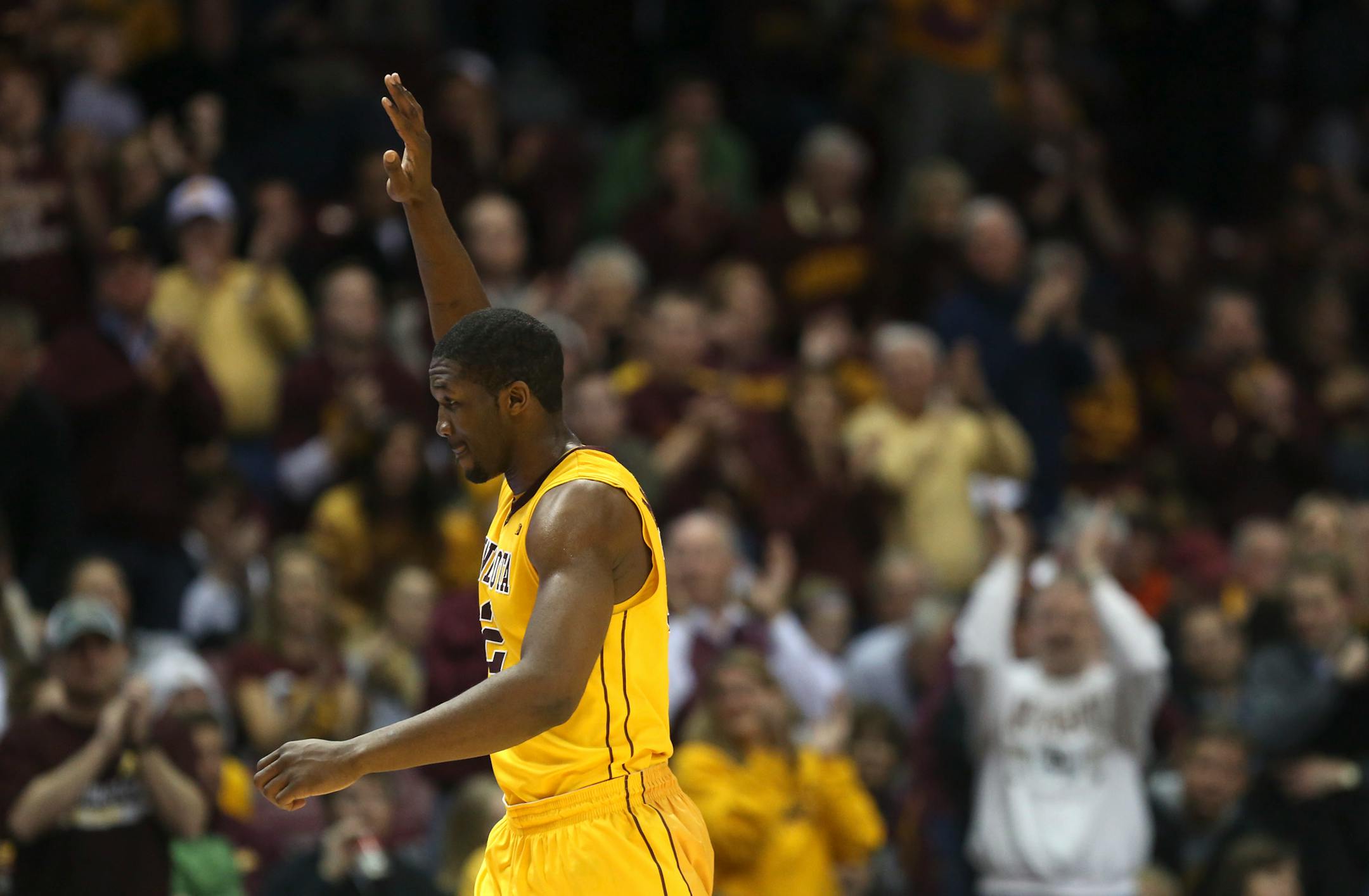 Gopher's Trevor Mbakwe waved to the crowd after receving a standing ovation after being taken out near the end of the second half at Williams Arena in Minneapolis, Min., Saturday, March 2, 2013. Gophers won 73-44. ] (KYNDELL HARKNESS/STAR TRIBUNE) kyndell.harkness@startribune.com