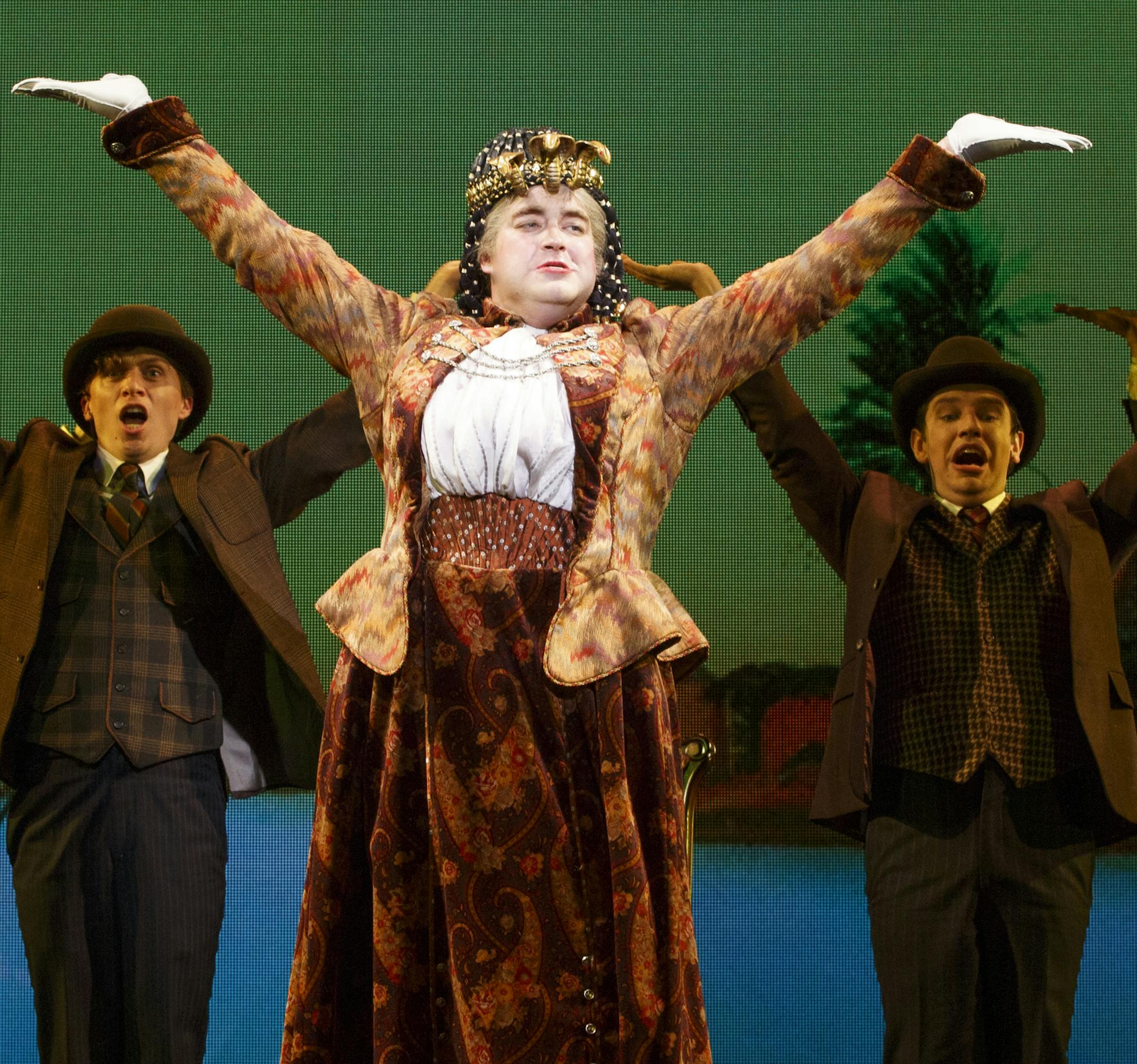 John Rapson (center) in "A Gentleman's Guide to Love and Murder."