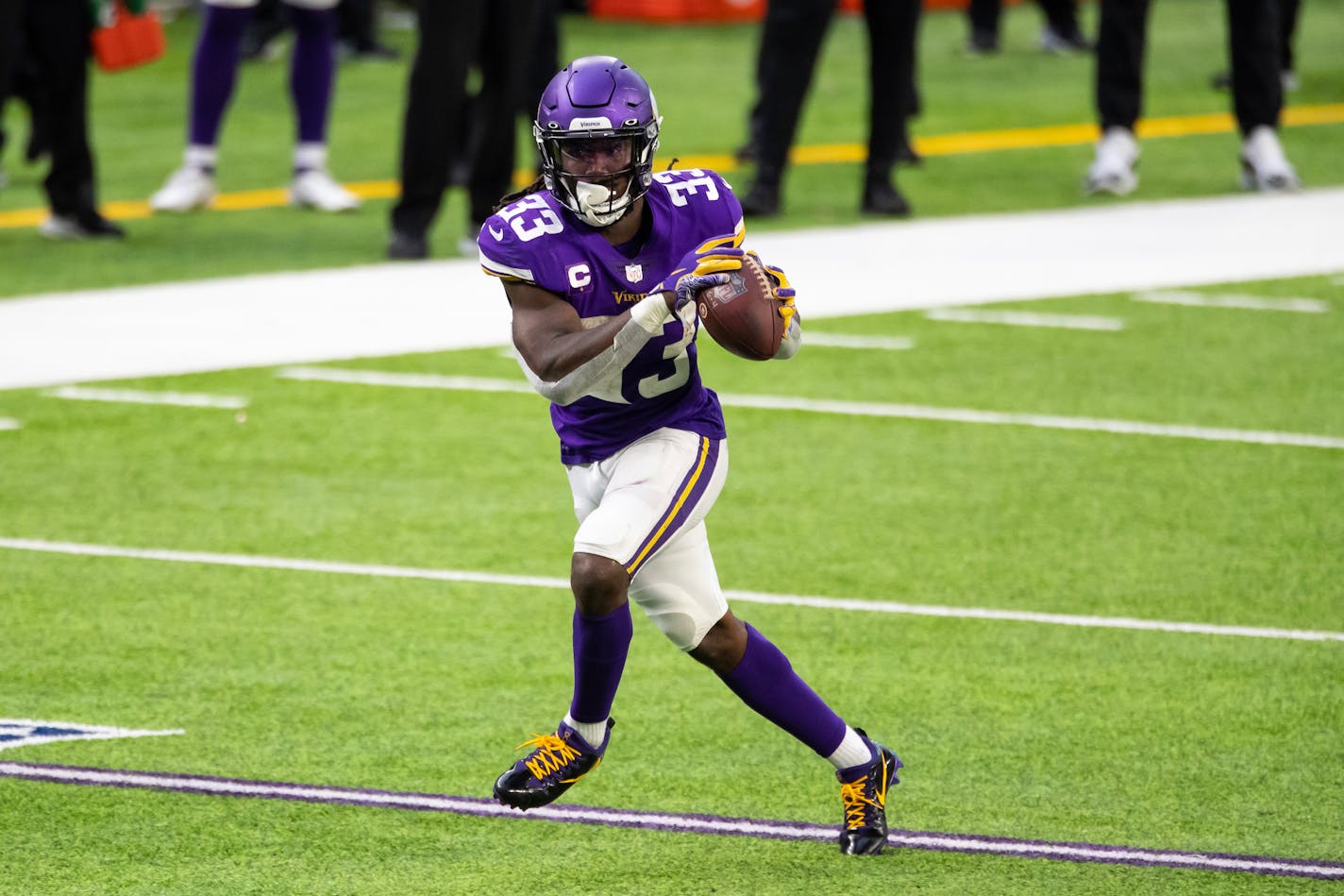 Minnesota Vikings running back Dalvin Cook (33) catches a pass in the third quarter during an NFL football game against the Chicago Bears, Sunday, Dec. 20, 2020, in Minneapolis. The Bears defeated the Vikings 33-27. (AP Photo/David Berding)