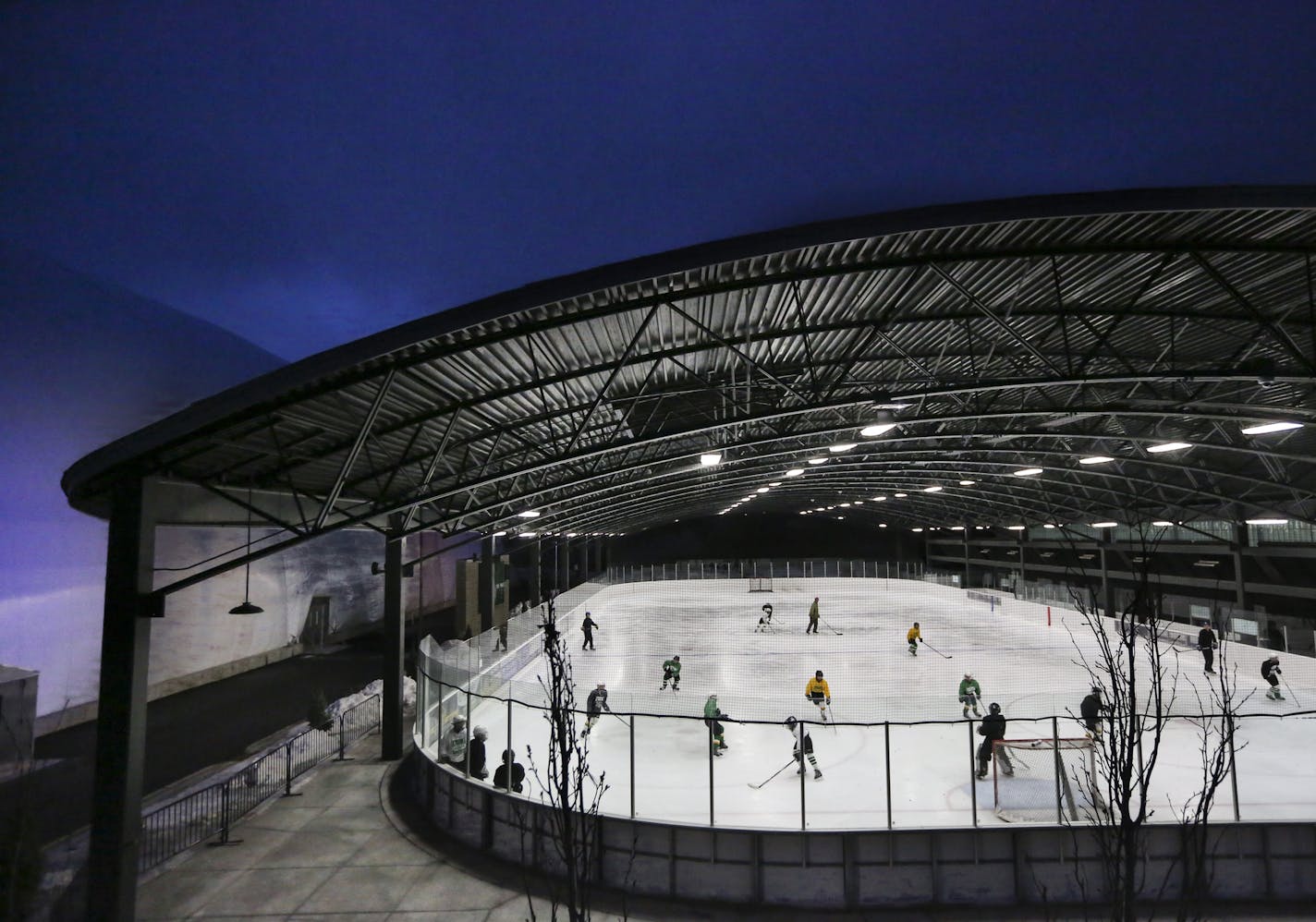 A group of youth Edina boys hockey players used the outdoor arena during a practice at Braemar Arena on Tuesday, February 23, 2016, in Edina, Minn. ] RENEE JONES SCHNEIDER &#x2022; reneejones@startribune.com