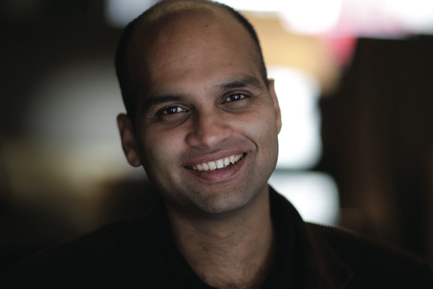 Toronto, June 08 2009
Author Aravind Adiga photographed at the Four Seasons Hotel on Avenue Rd., while visiting Toronto. Photo by: Fernando Morales/The Globe and Mail ORG XMIT: Morales03-100609D