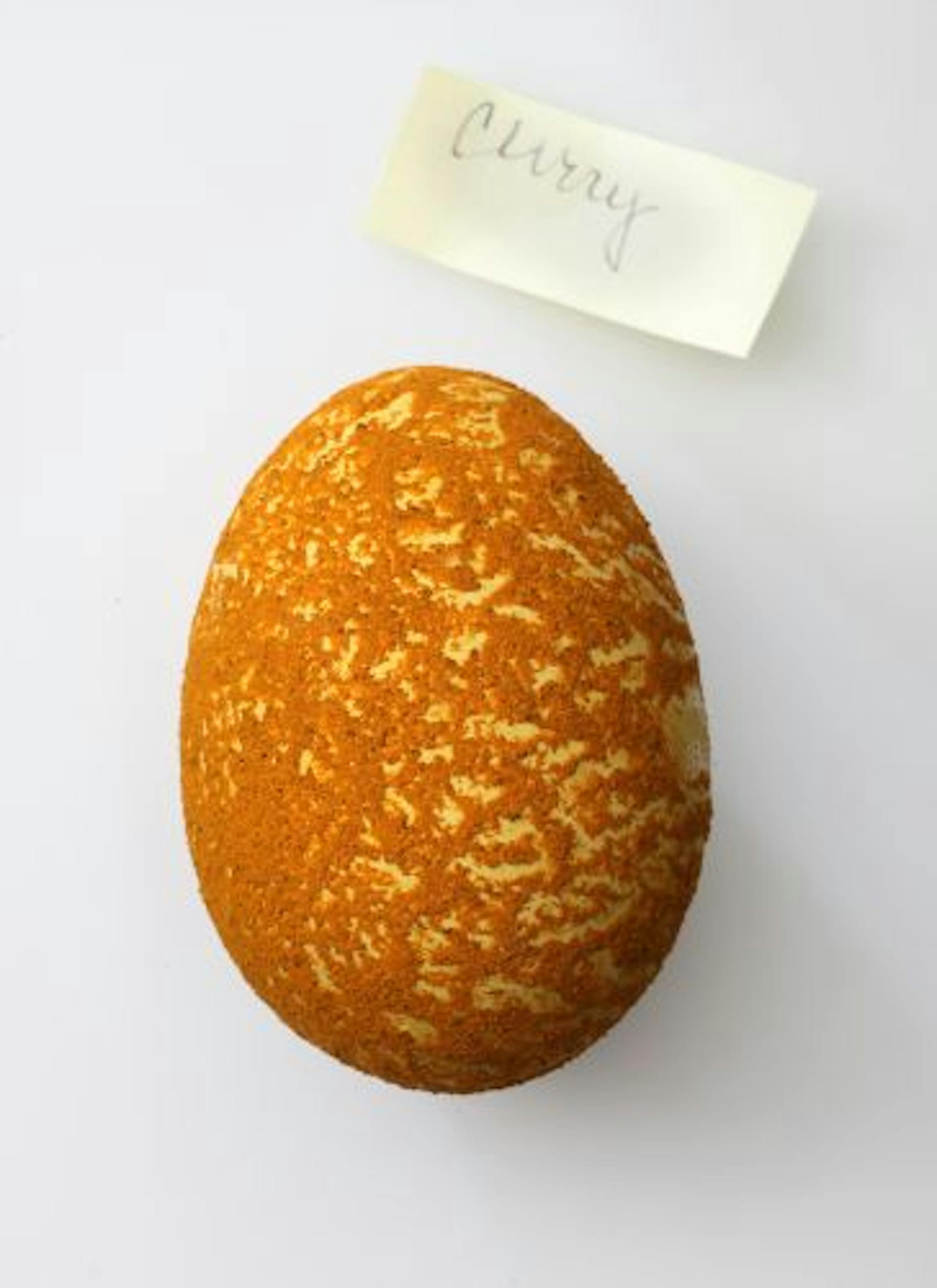 Egg dyed with curry