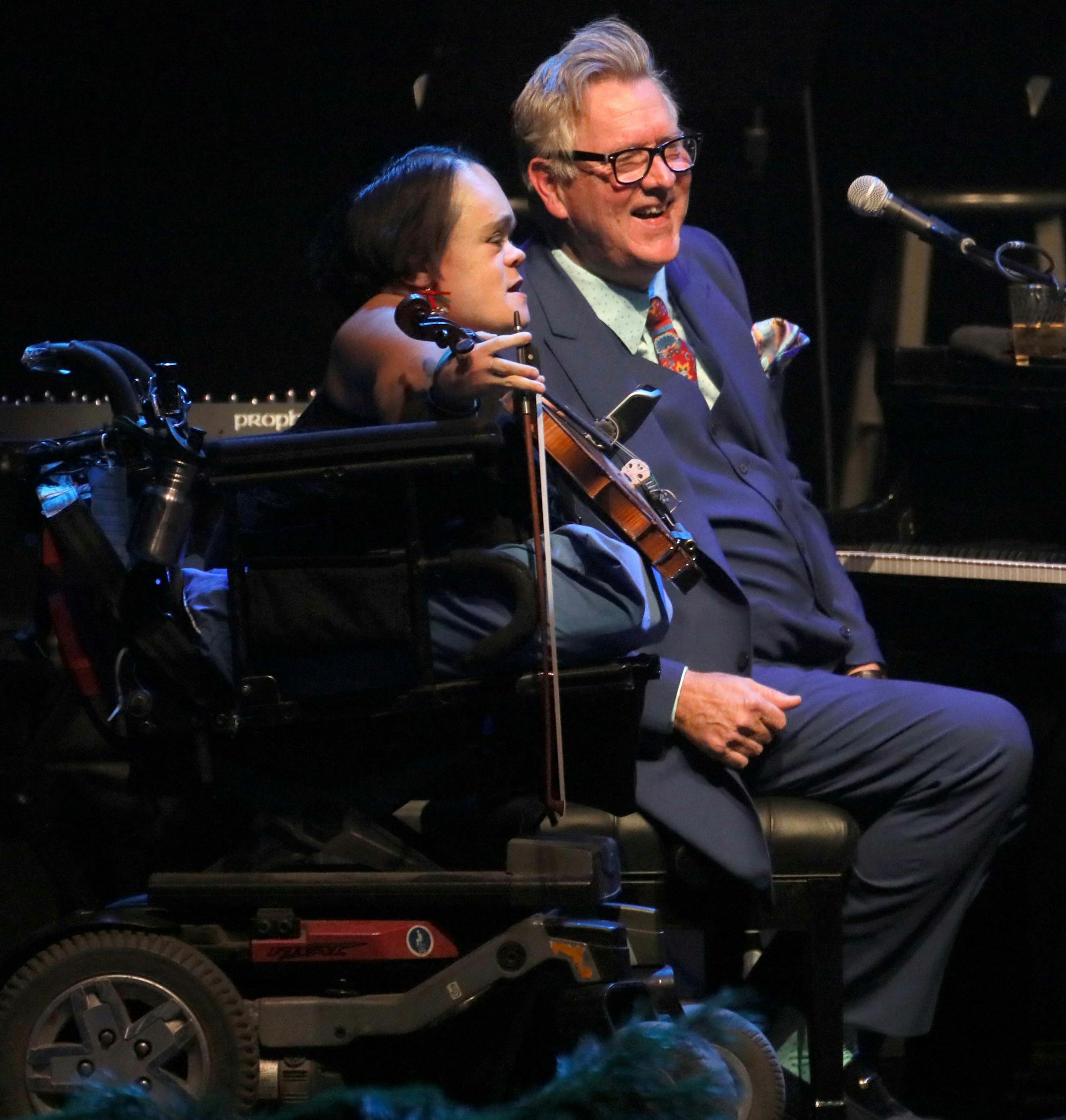 The New Standards holiday concert featuring Chan Poling, vocals John Munson, on bass and Steve Roehm on vibes and guest violinist and singer Gaelyn Lee with Poling at the State Theatre Friday, Dec. 7, 2018, in Minneapolis, MN. DAVID JOLES ï david.joles@startribune.com Review of the first of three holiday concerts by the New Standards at State Theatre