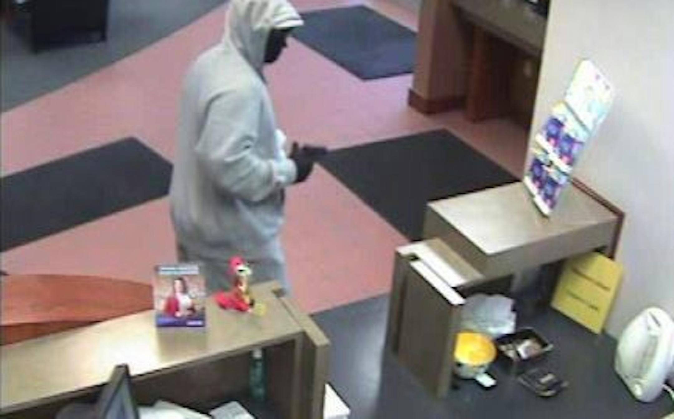 Masked man held up U.S. Bank branch in Brooklyn Park Thursday.