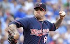 Twins notes: Santiago thumb injury has bothered him for months