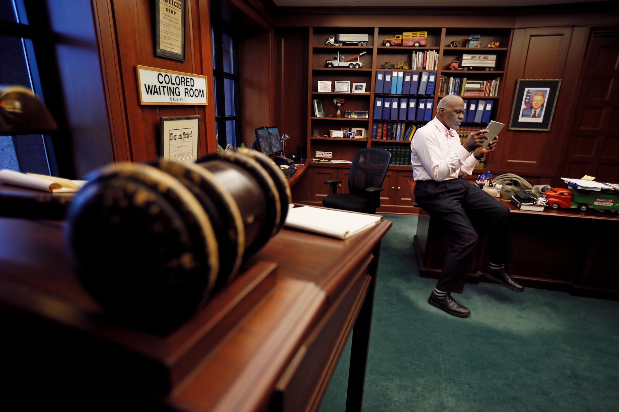Minnesota Supreme Court Associate Justice Alan Page spent sometime in is office after hearing a case Wednesday July 3, 2015 in St. Paul, MN. Justice Page will hit the mandatory retirement age of 70 in August. ] Jerry Holt/ Jerry.Holt@Startribune.com