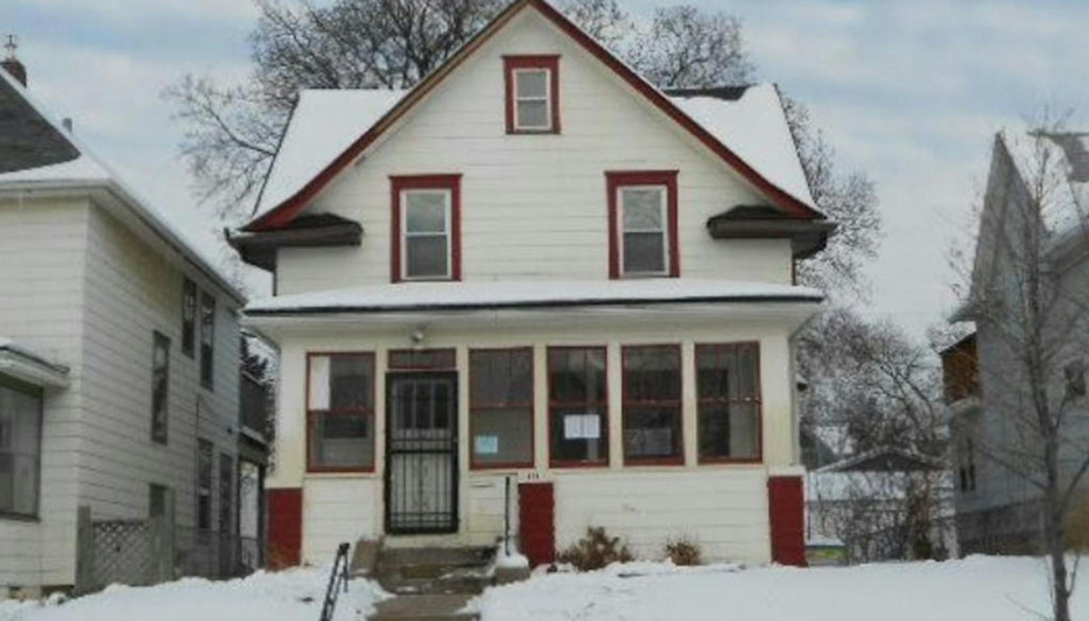 ... St. Paul
Built in 1915, this five-bedroom, two-bath house located in the Thomas-Dale neighborhood has 1,758 finished square feet and features three bedrooms on one level, natural woodwork, formal dining room, eat-in kitchen, full basement, patio and two-car detached garage. Listed by Jeffrey Lewis, Re/Max Results, 952-884-8404.