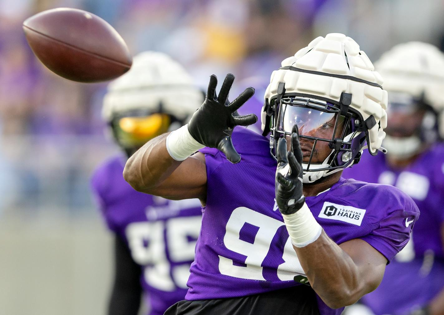 Minnesota Vikings D.J. Wonnum (8) at an evening practice during Training Camp, Monday, August 8, 2022, at TCO Stadium in Eagan, Minn. ] CARLOS GONZALEZ • carlos.gonzalez@startribune.com