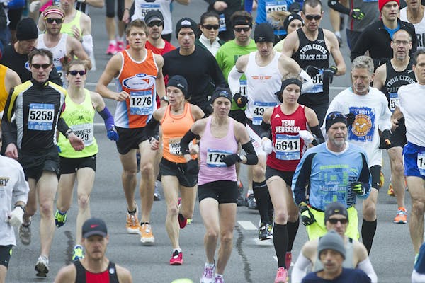The beginning of the 2014 Twin Cities Marathon