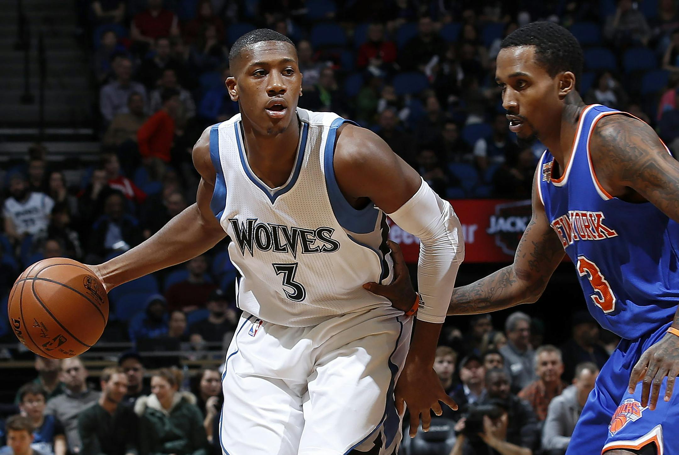 Minnesota Timberwolves Kris Dunn (3). ] CARLOS GONZALEZ cgonzalez@startribune.com - November 30, 2016, Minneapolis, MN, Target Center, NBA, Minnesota Timberwolves vs. New York Knicks