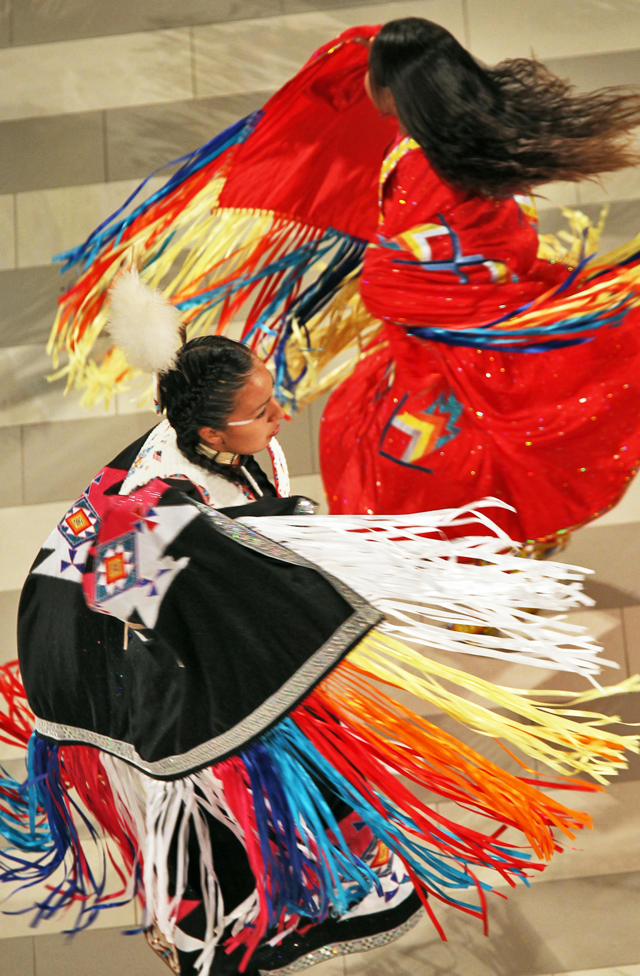 The Mdewakanton Sioux Community of Prior Lake presented Native American dancing in the rotunda of the Mall of America Thursday afternoon. Women dancers moved on the rotunda floor. (MARLIN LEVISON/STARTRIBUNE(mlevison@startribune.com (cq ) ORG XMIT: MIN1208161608090487