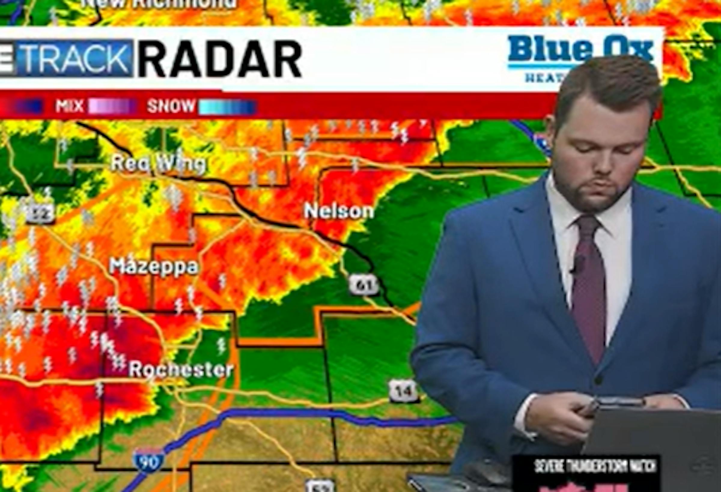 Rochester meteorologist defends texting wife on-air during live storm ...