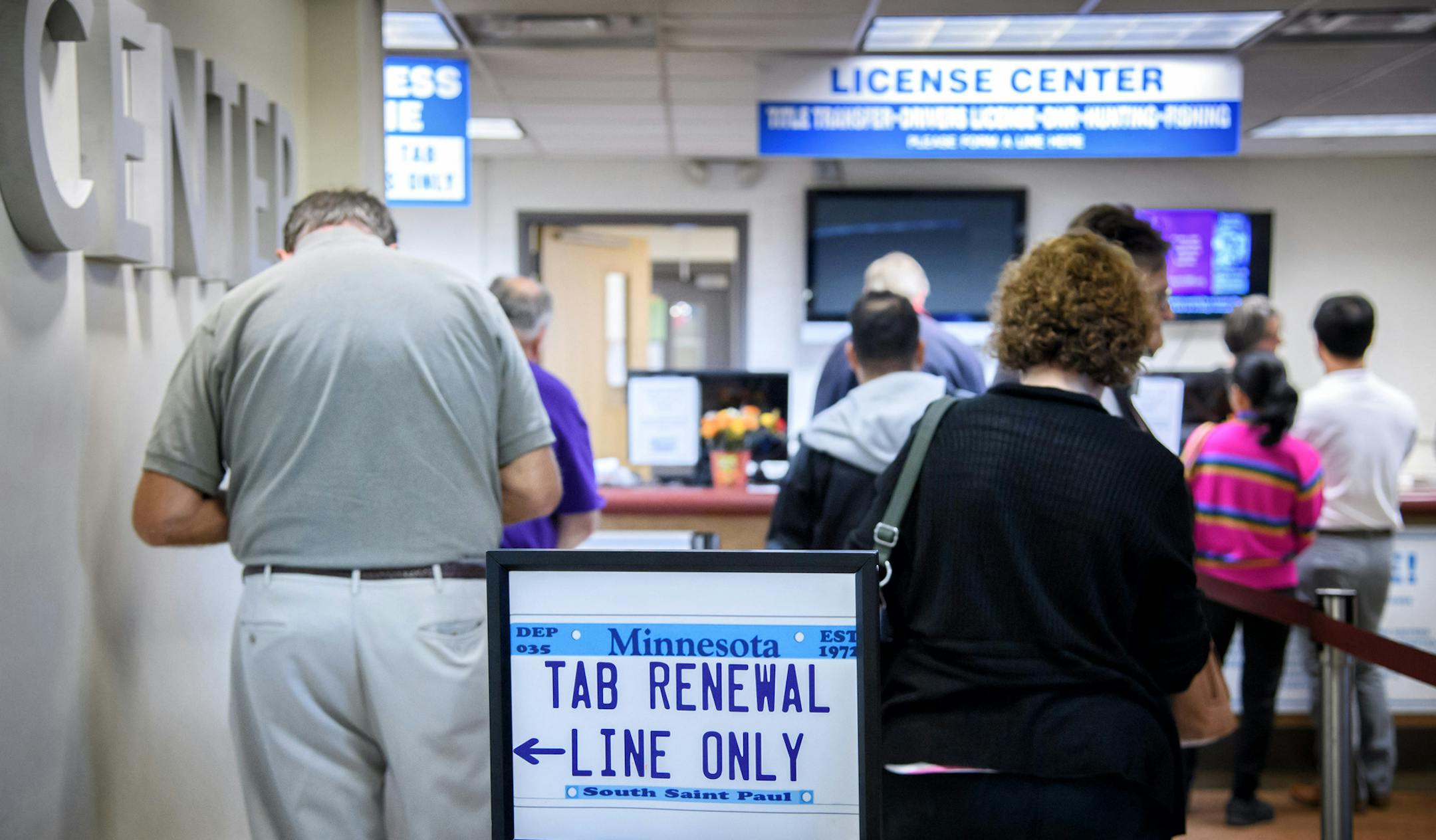 The South Saint Paul Quick-Serv License Center. ] GLEN STUBBE &#x2022; glen.stubbe@startribune.com Thursday, September 28, 2017 Eleven weeks into the rollout of a system upgrade for Minnesota's vehicle licensing system, major problems are persisting at offices around the state. Vehicle dealerships can't get the right paperwork to get cars off the lot, people with disabilities can't get their specialized plates and legislative hearings on the matter have turned into an hours-long discussion of th