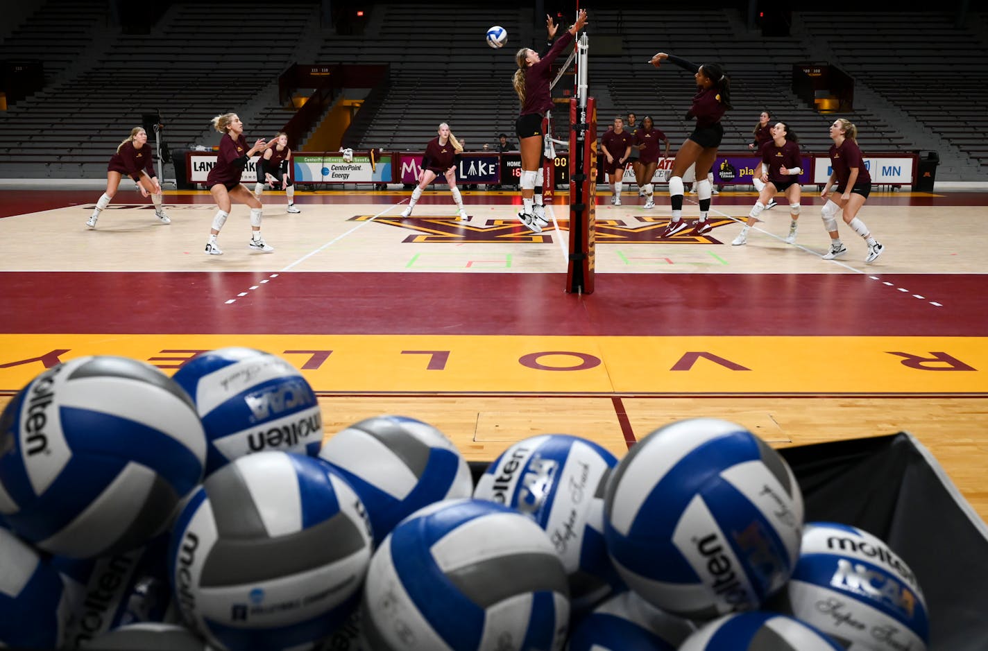 The Minnesota Gophers volleyball team scrimmages during practice Monday, Aug. 14, 2023 at the Maturi Pavilion in Minneapolis, Minn. ] AARON LAVINSKY • aaron.lavinsky@startribune.com