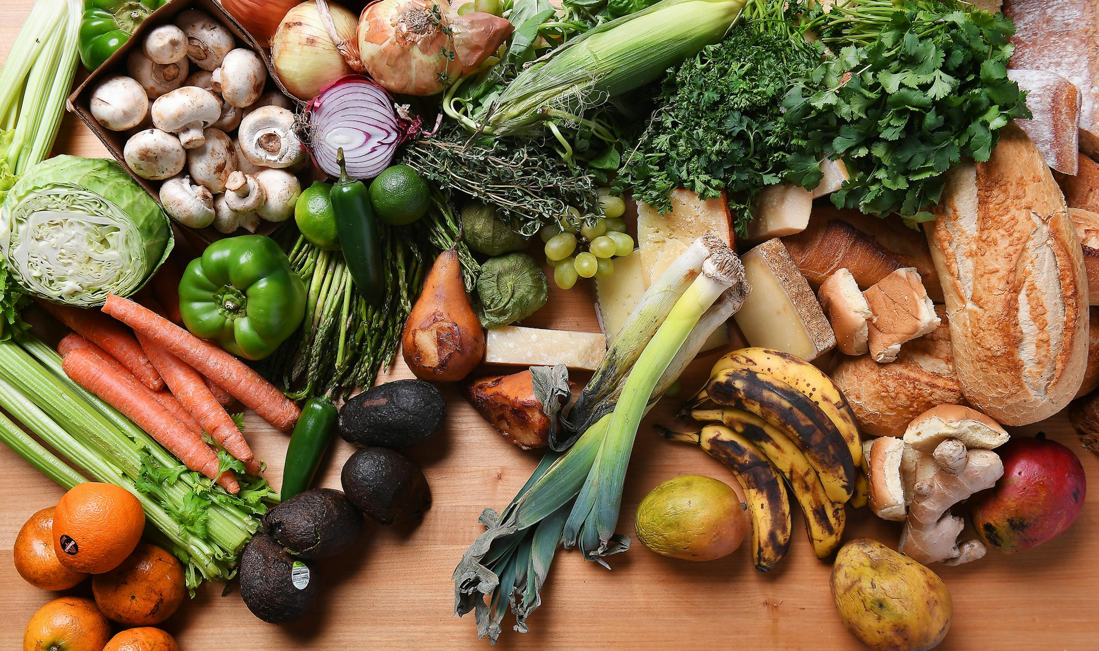 Americans waste about one pound of food per person per day, and they throw away trillions of gallons of water in the process. (Christina House/Los Angeles Times/TNS) ORG XMIT: 1228994