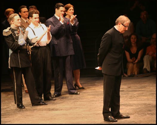Joe Dowling took a curtain call after the final performance (“Hamlet”) at the original Guthrie Theater in 2006.