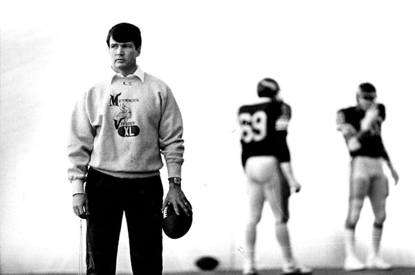 Former Vikings coach Les Steckel in 1984.