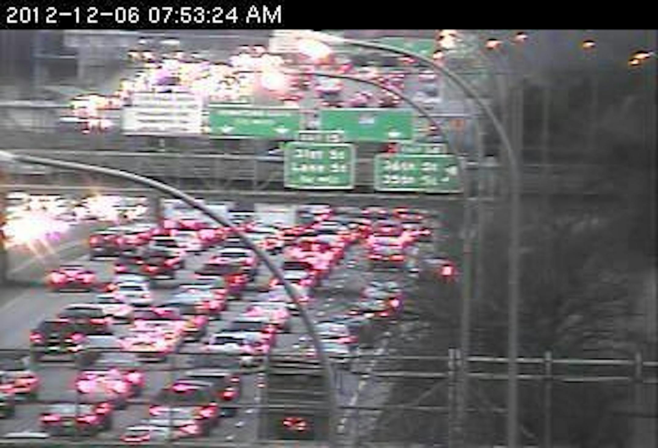 Traffic on 35W north at 42nd Street