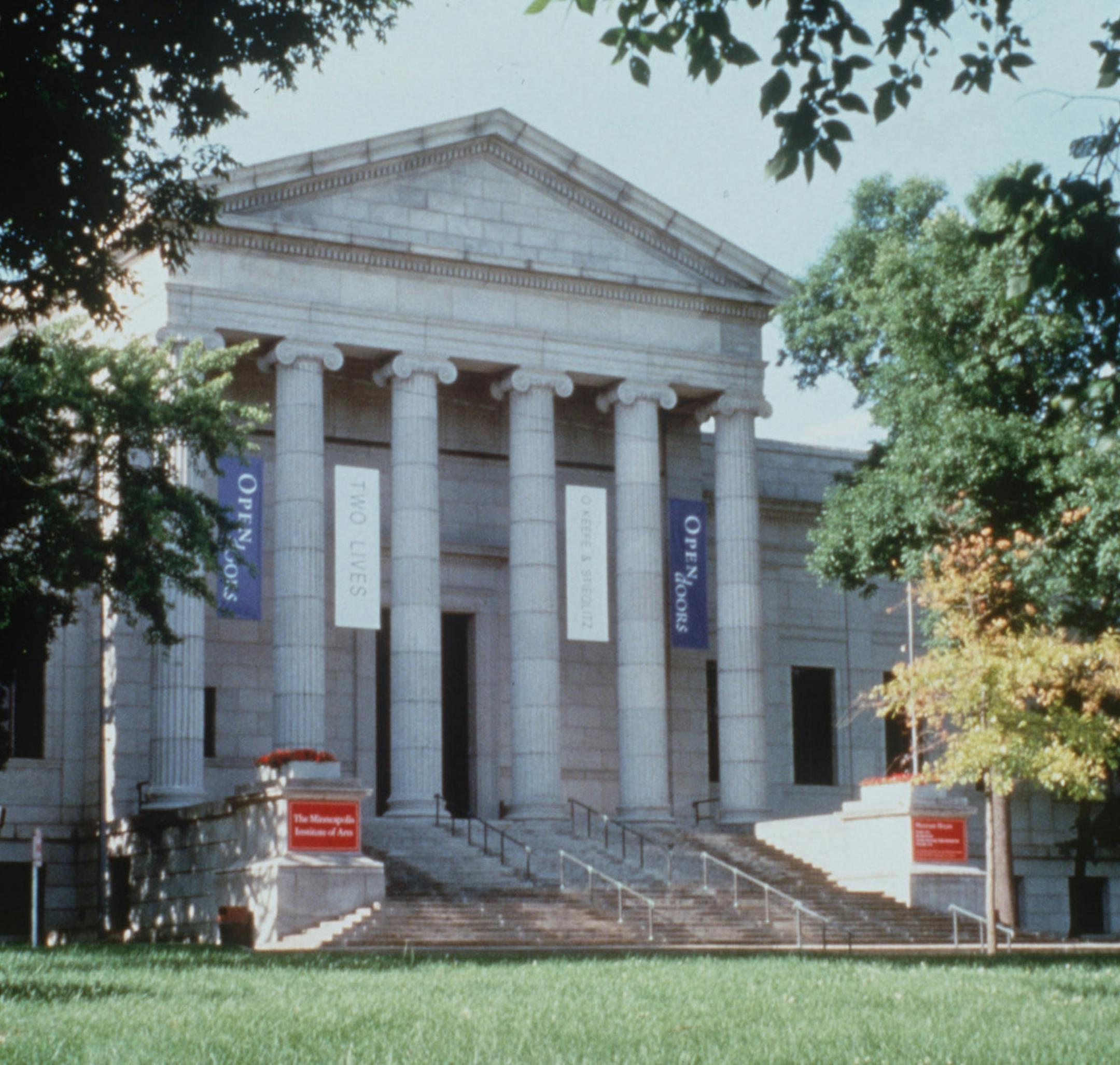 Shown is the facade of the older part of the Mpls Inst of Arts building. This is one in a series of handout photos from the Minneapolis Institute of Arts, showing either items from the permanent collection, or on exhibit, photo slides received 1999. ORG XMIT: MIN2013071012044267