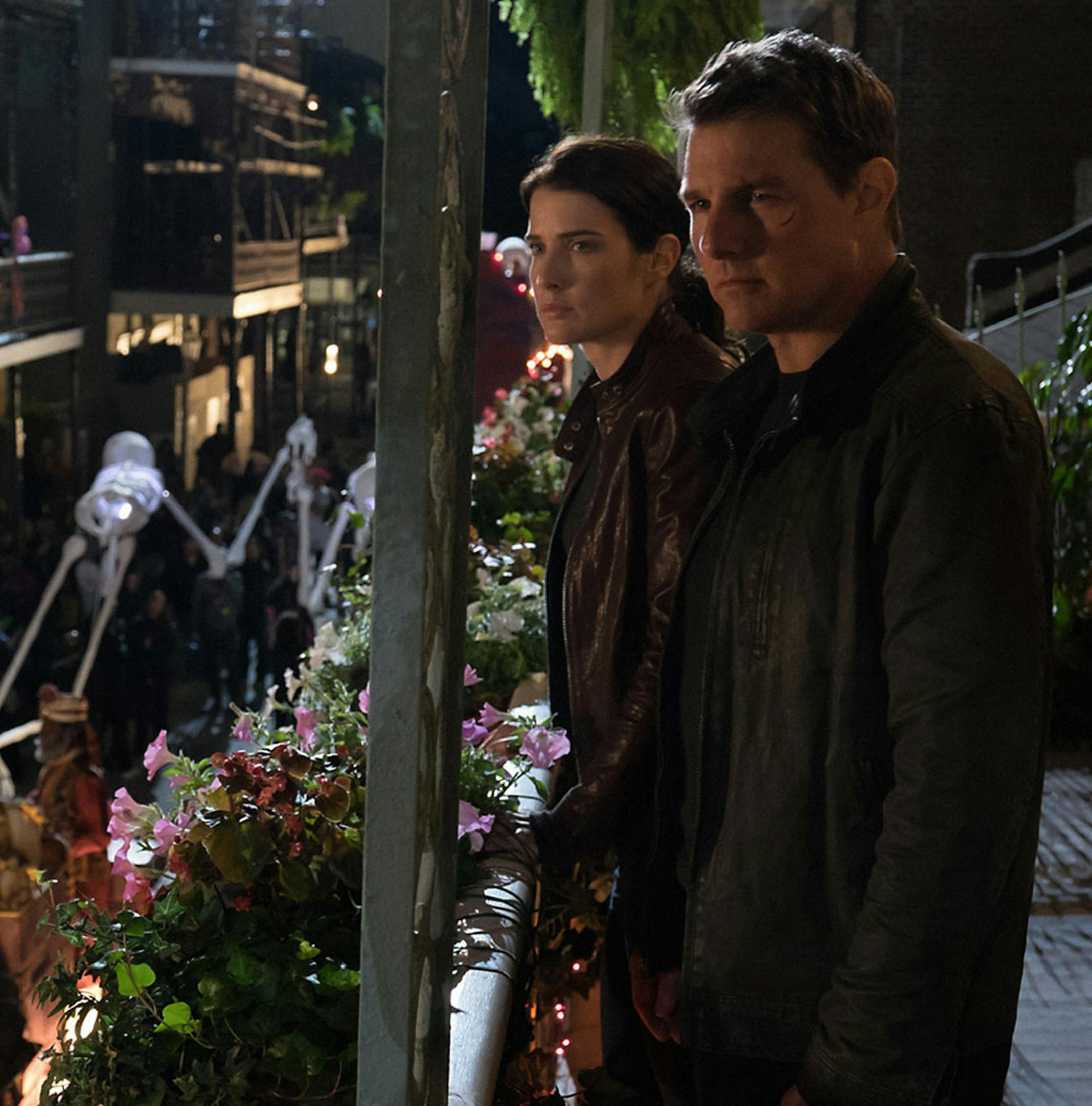 Cobie Smulders and Tom Cruise in “Jack Reacher: Never Go Back.”