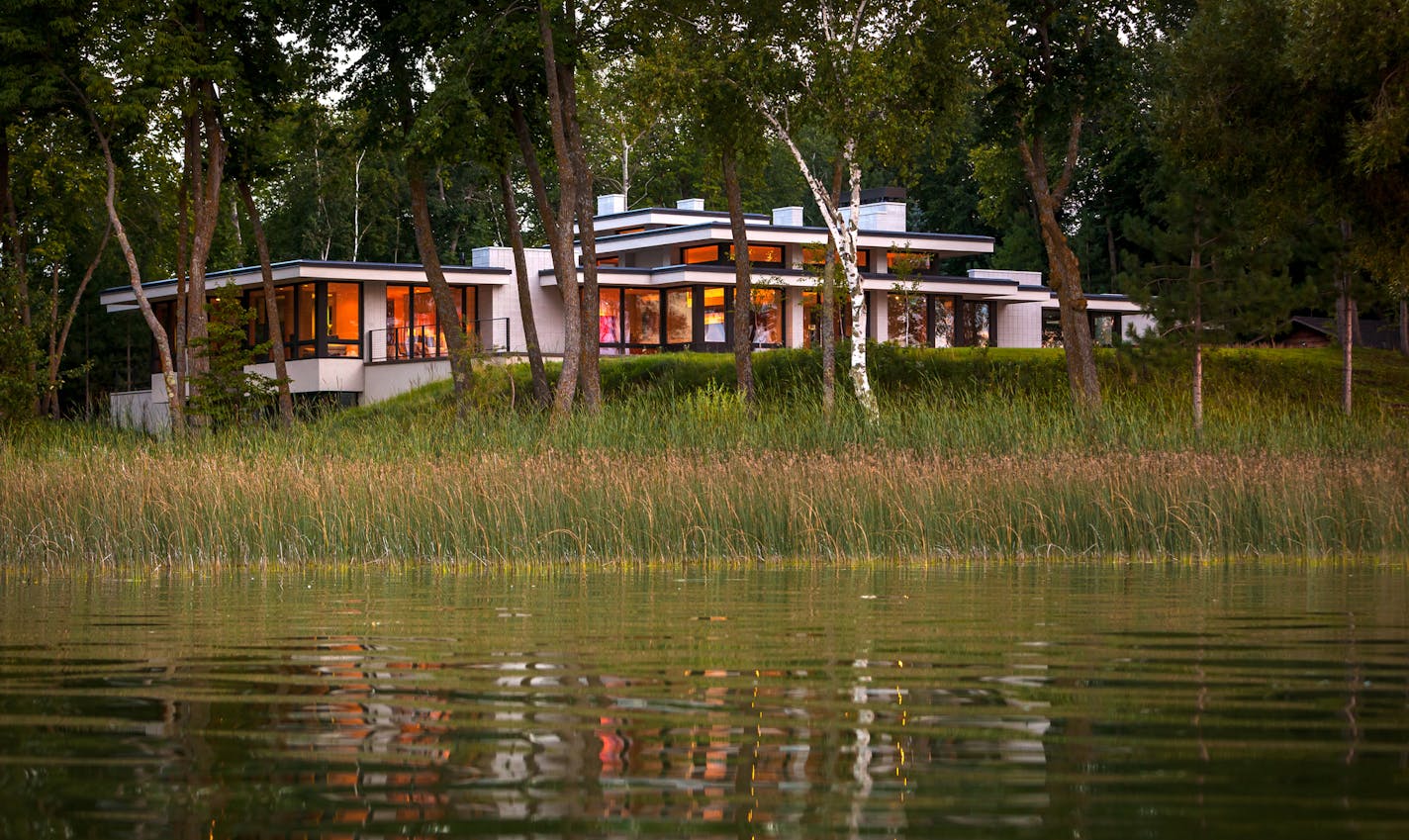 AIA home of the month - lakeside retreat by Charles Stinson Architects. Credit Paul Crosby