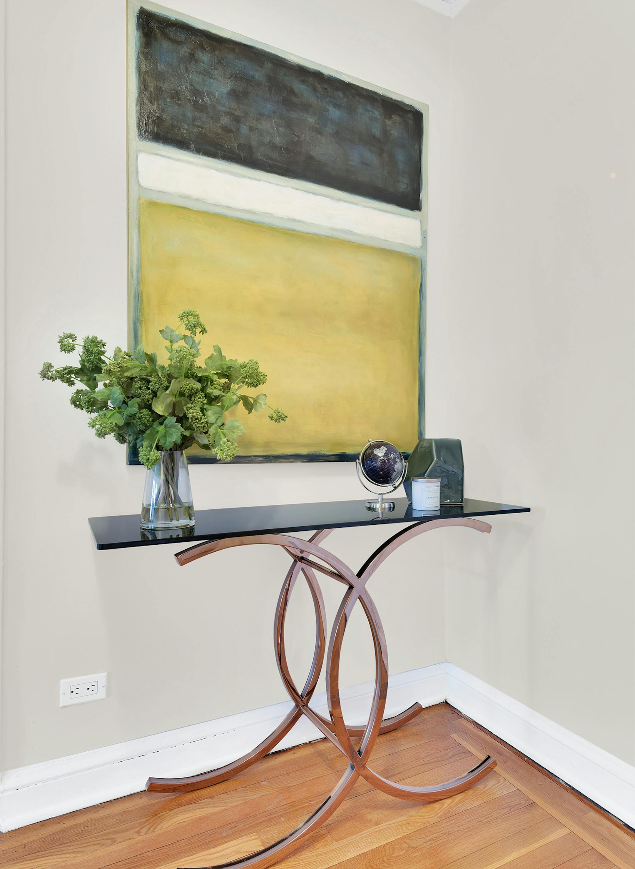 Greenery such as plants, florals and succulents can make a space feel more sophisticated. (Design Recipes) ORG XMIT: 1224948