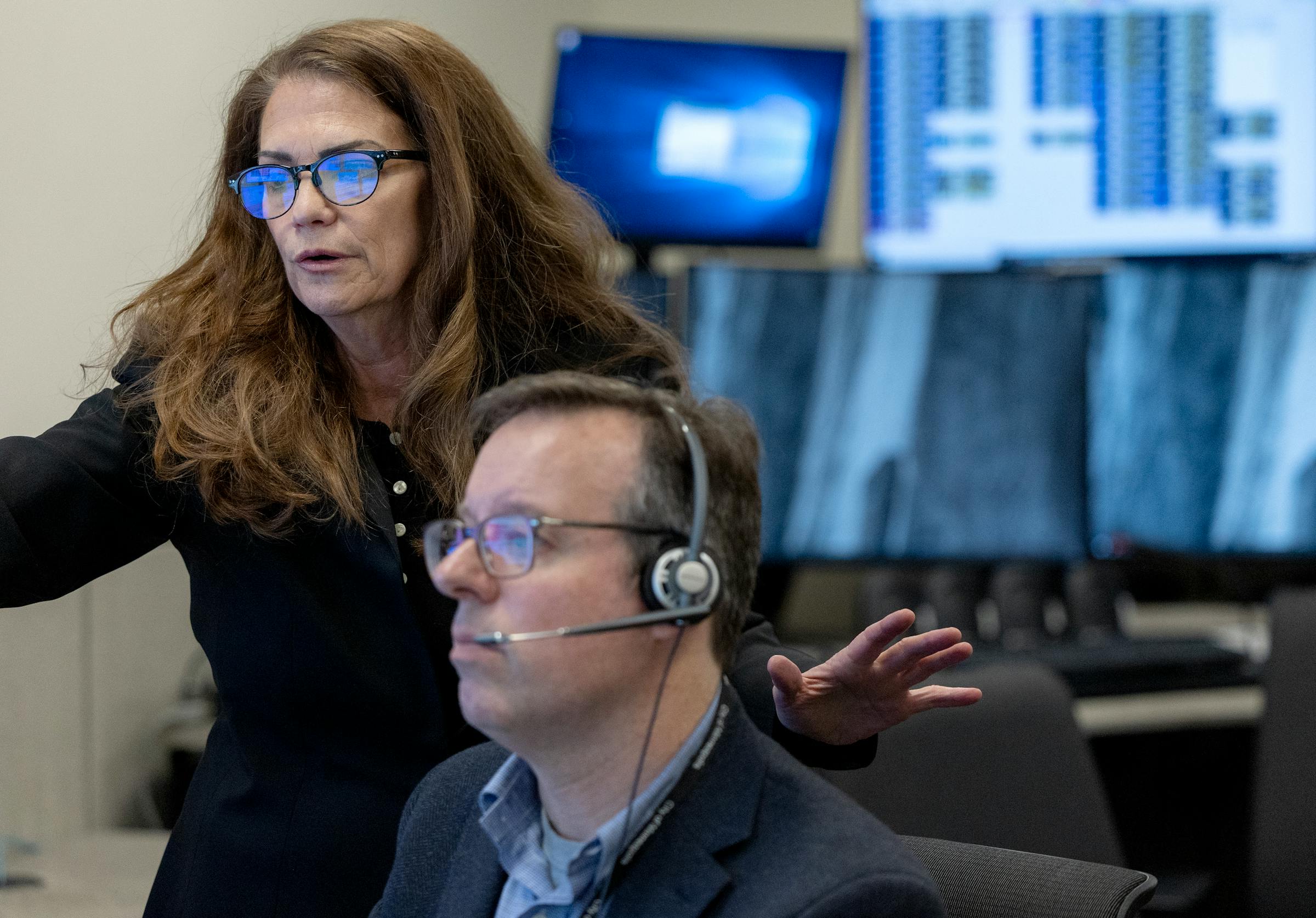 Behind the scenes with Minneapolis 911 dispatchers