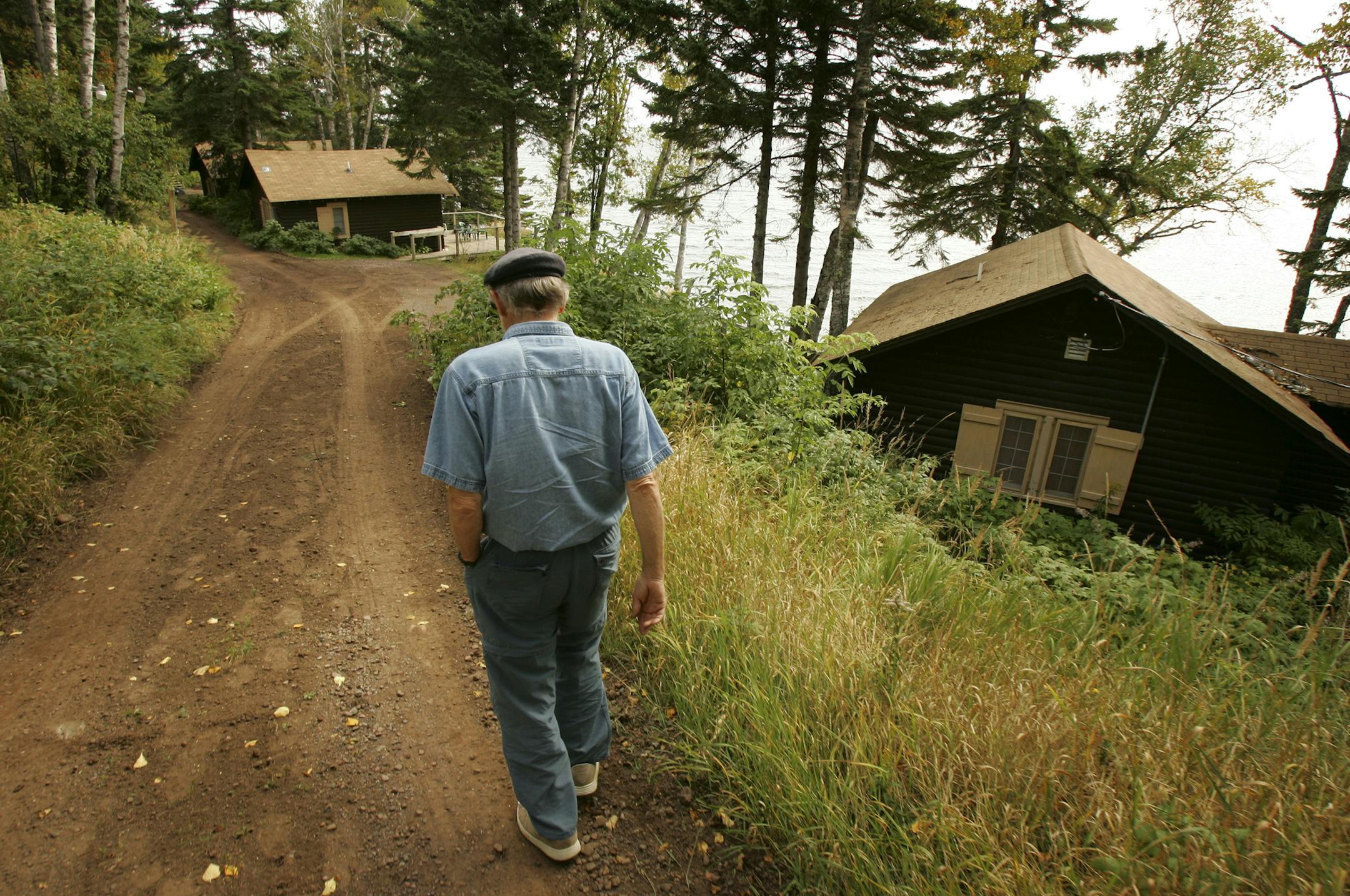 Solbakken Resort- North Shore BRIAN PETERSON Ô brianp@startribune.com Bill Blank, owner of the Solbakken Resort on Lake Superior, contemplates the future of the simple cabin resorts on the shore of Lake Superior. Although they have no plans to sell soon, The Blank s know the economics of the North Shore will make it prohibitive for new owners to run the resort as it is with small cabins with rustic charm.