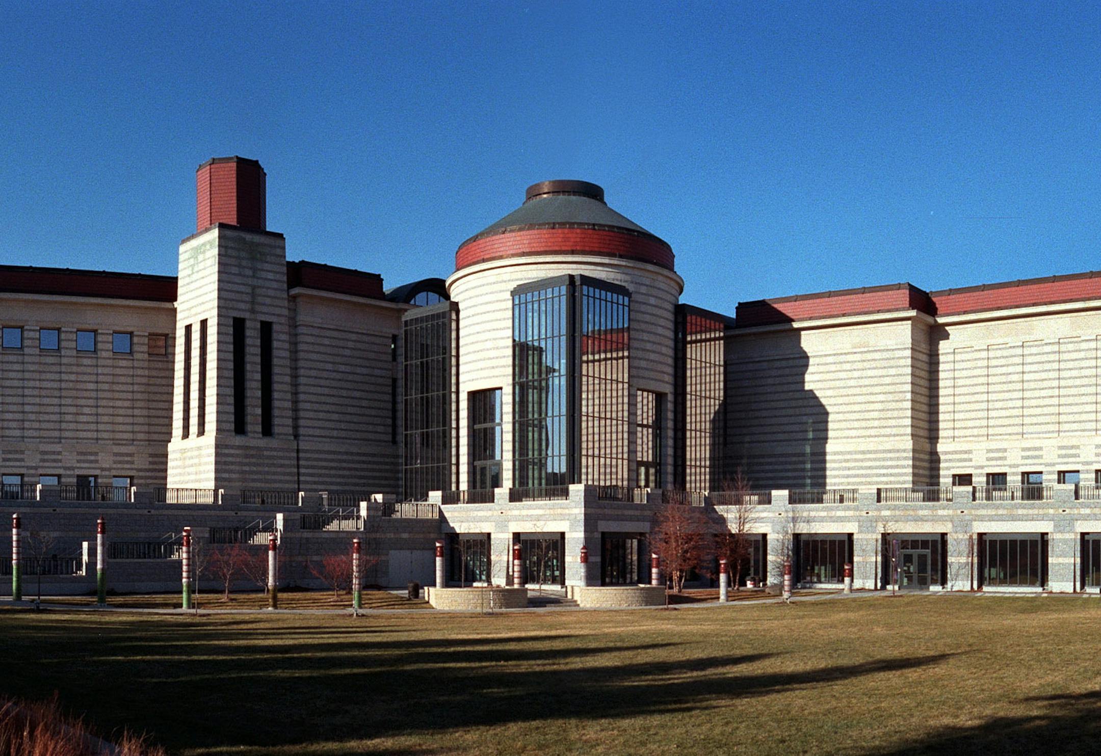 ARCHITECTURE PROJECT -- (THIS PHOTO_Sunday,11/28/99_St.Paul) - exterior of the Minnesota History Museum